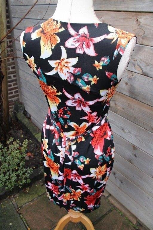 Jurk zwart/ kleur Sweet Miss mt S Vaste prijs AANBIEDING, Kleding | Dames, Zwart, Ophalen of Verzenden, Zo goed als nieuw, Sweet Miss
