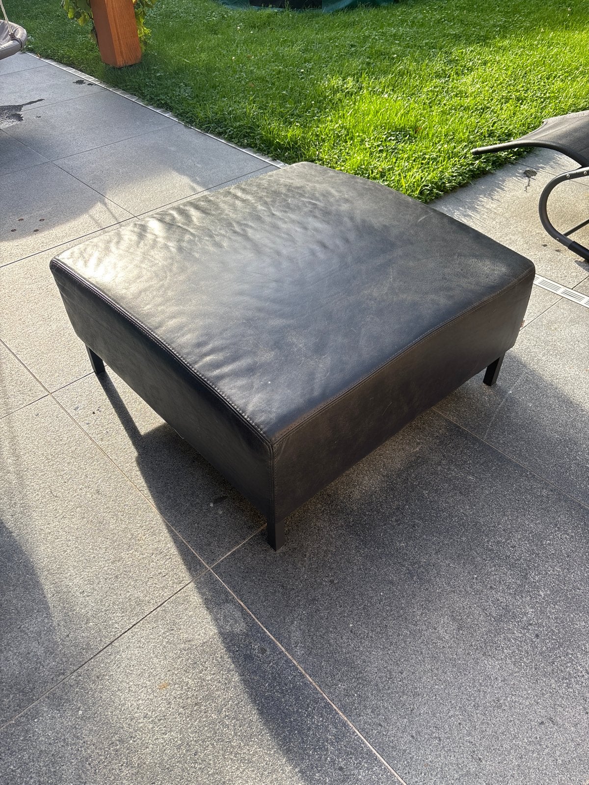 Goossens Buffalo-leren Poef / Hocker (95x95x45 cm), Huis en Inrichting, Banken | Voetenbanken en Poefen, Ophalen, Vierkant, Leer