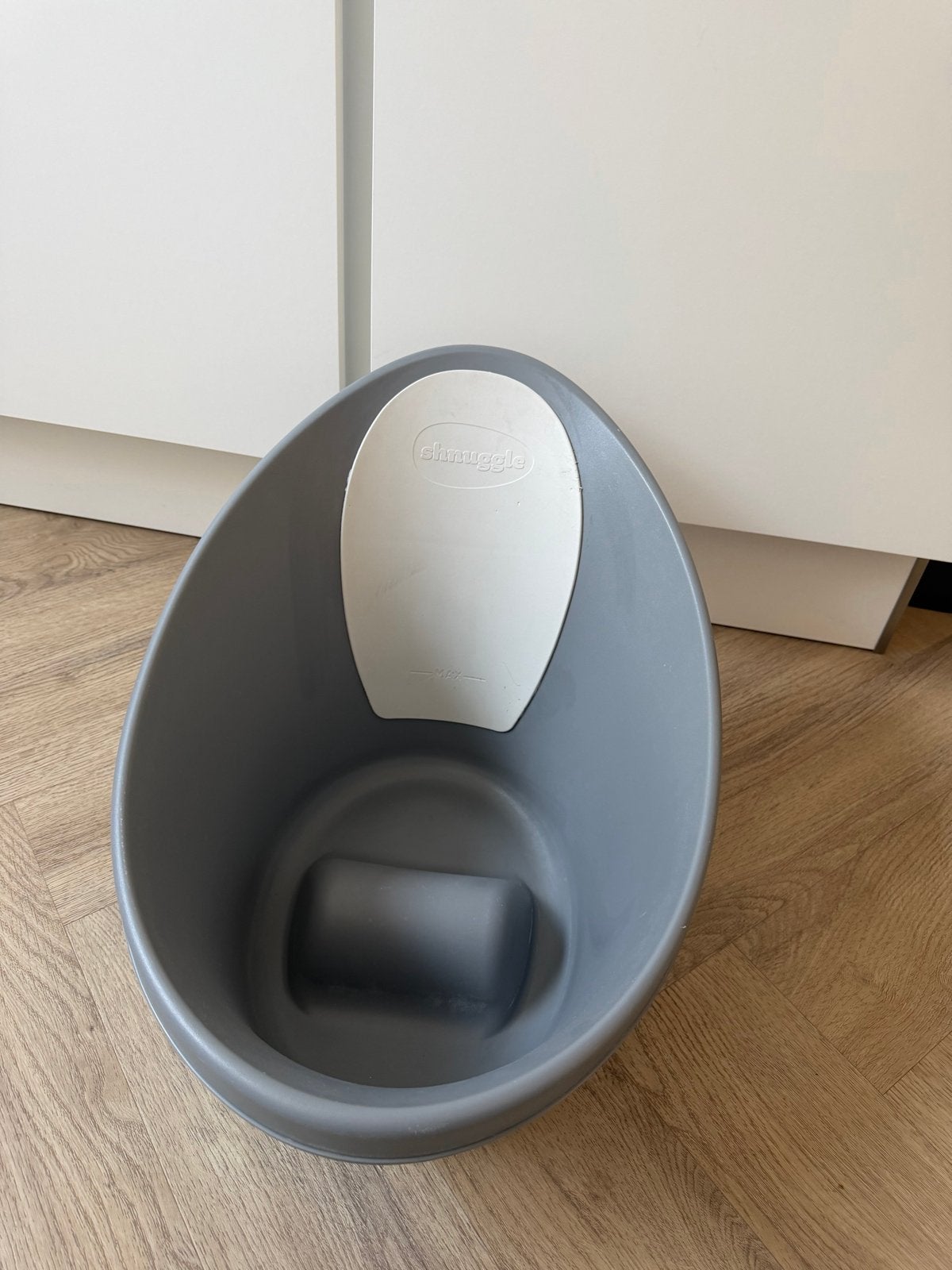 Shnuggle babybadje grijs met anti-slip rugleuning, Ophalen of Verzenden, Gebruikt, Badje, Overige merken
