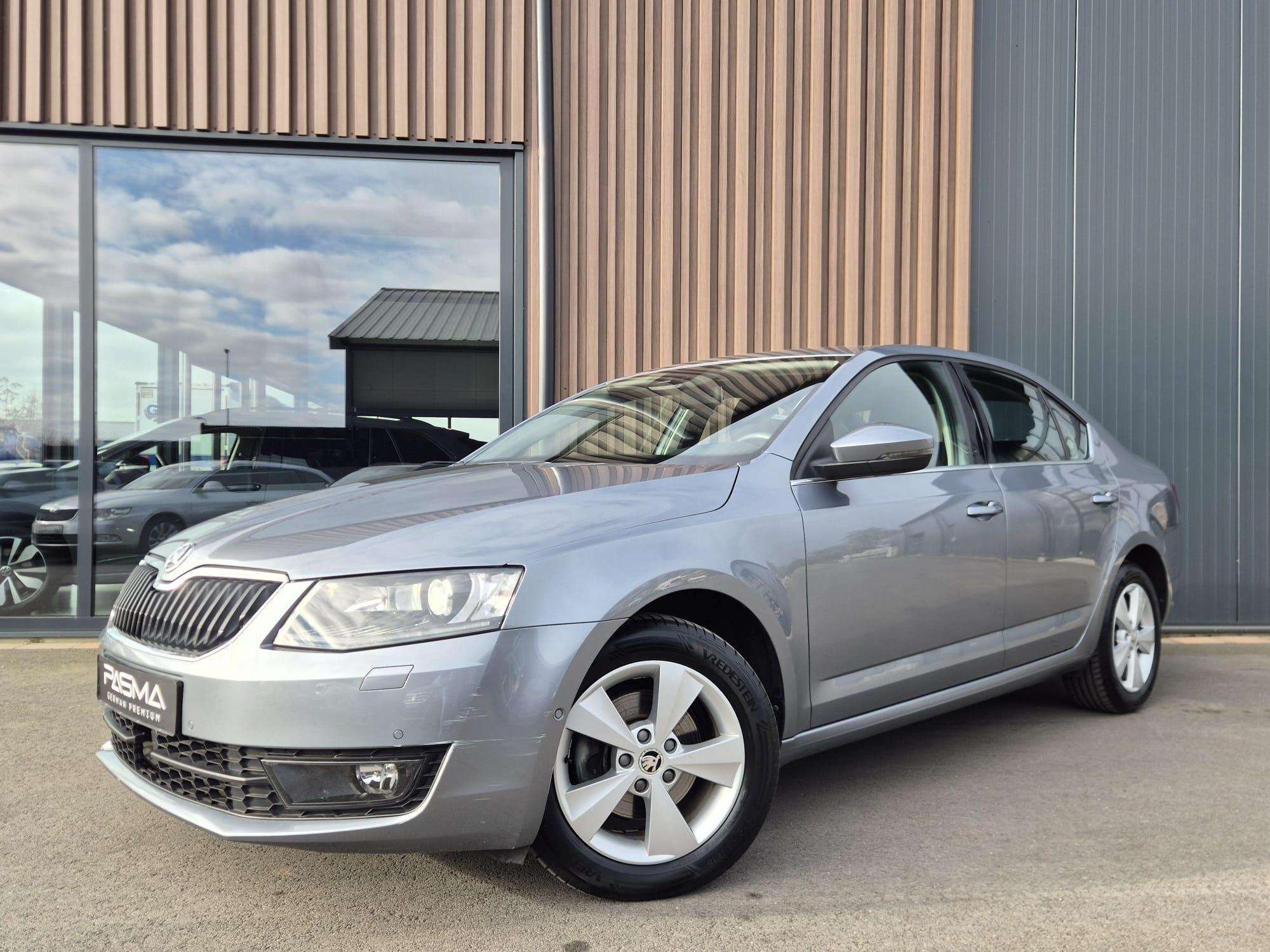 Skoda Octavia 1.2 TSI Greentech Elegance Automaat | Clima |, Auto's, Euro 5, Gebruikt, Zwart, 4 cilinders