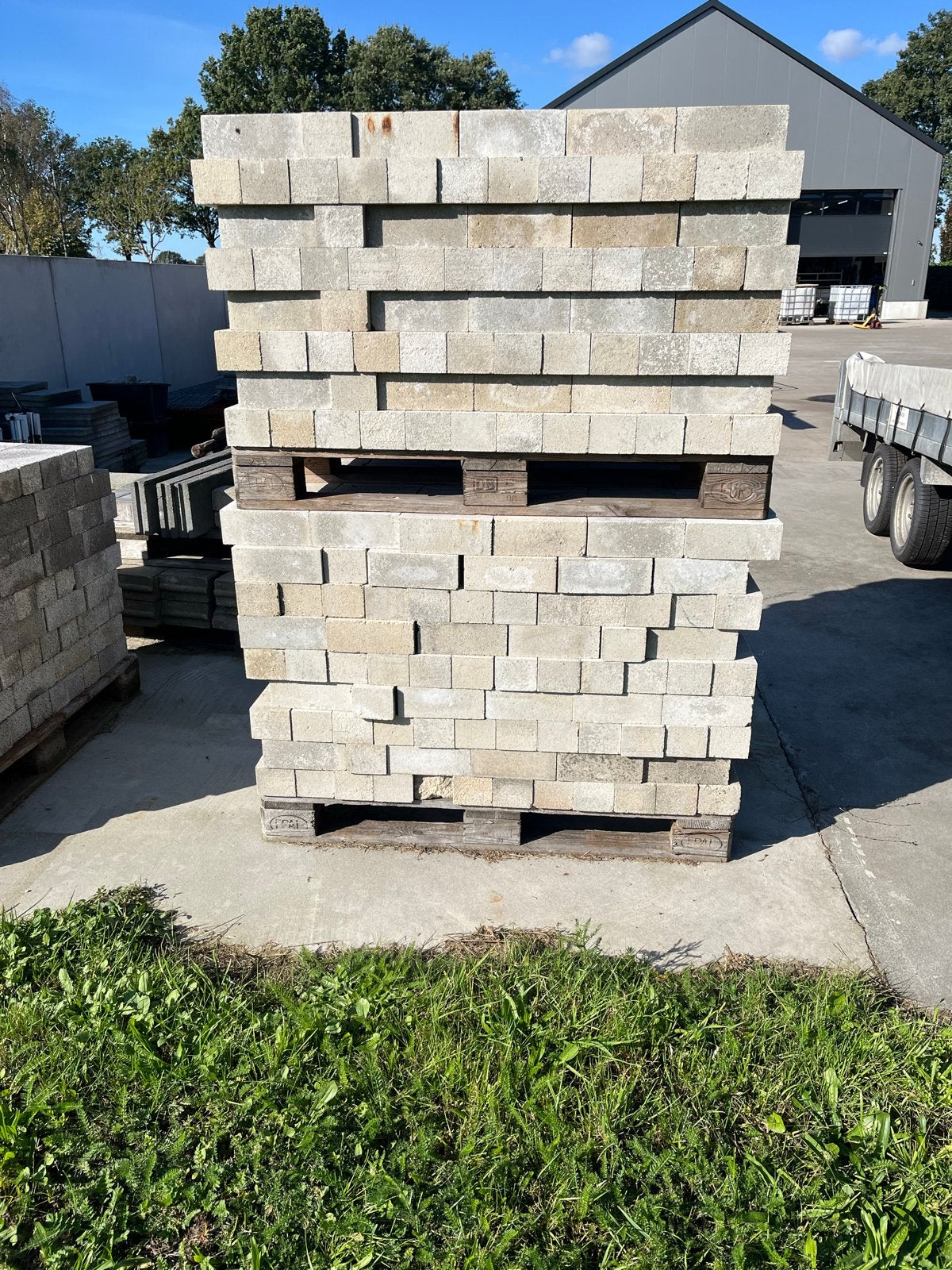 BIA betonsteen maasformaat 818 stuks op pallets, Ophalen, Nieuw, Beton