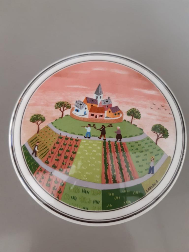 Dekseldoos, Bonbonniere Villeroy en Boch Design Naif Laplau, Ophalen of Verzenden, Overige stijlen, Porselein, Schaal of Schalen