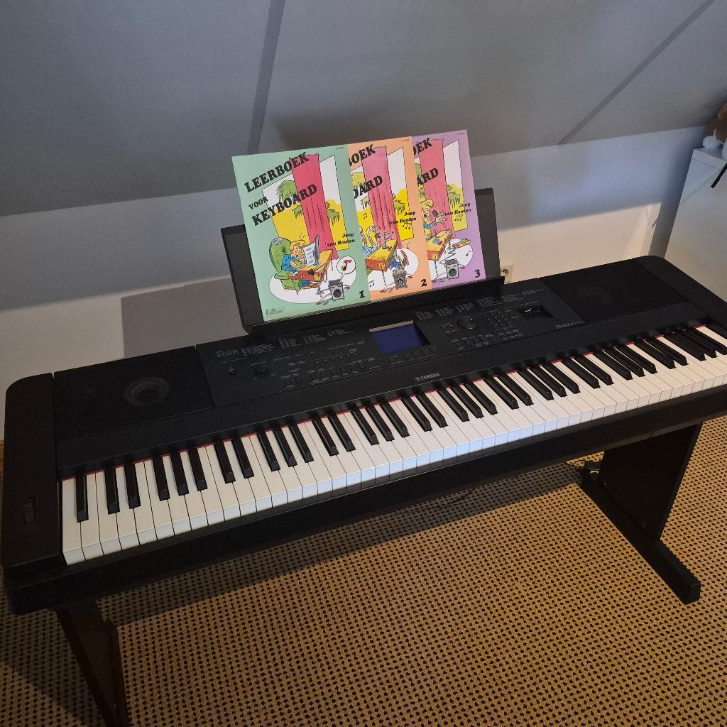 Yamaha DGX-660 (digitale piano), Muziek en Instrumenten, Piano's, Ophalen, Zwart, Digitaal, Zo goed als nieuw