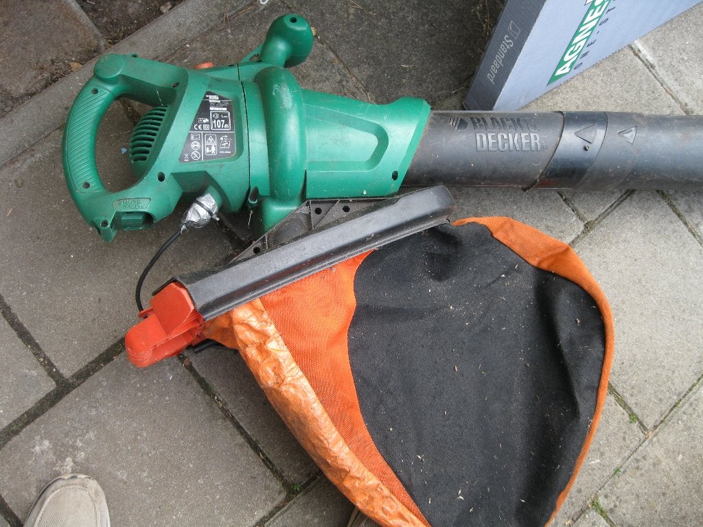 bladblazer/ zuigen, Tuin en Terras, Bladblazers, Ophalen, Gebruikt, Met opvangzak, Black & Decker