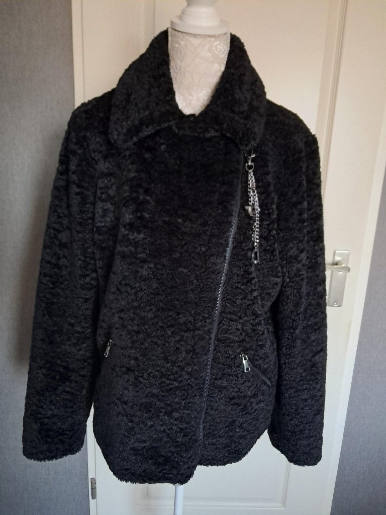 Jas District ( Faux fur jas ) maat : 42 Kleur : Zwart, Kleding | Dames, Jassen | Winter, Zwart, Maat 42/44 (L), Nieuw, Ophalen of Verzenden