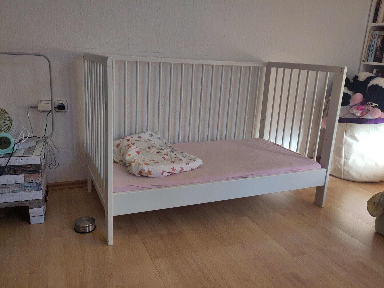Wit ledikantje 60x120 met matras en hoeslakens, Kinderen en Baby's, Gebruikt, Minder dan 140 cm, Minder dan 70 cm, Ophalen