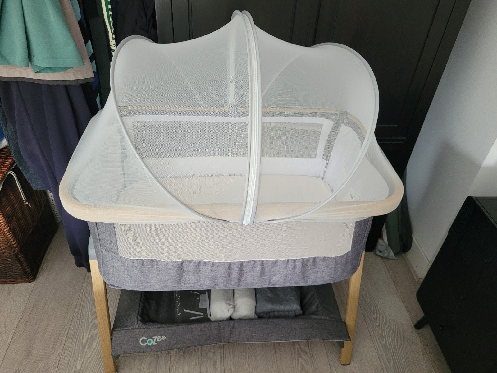 Tutti Bambini CoZee Bedside Crib met klamboe, Ophalen, Gebruikt, Wieg