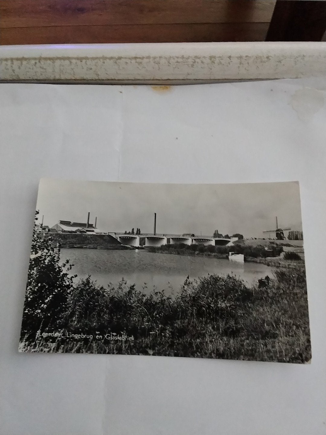 Oude Ansichtkaart Leerdam: Lingebrug en Glasfabriek, Ophalen of Verzenden, 1920 tot 1940, Gelopen, Zuid-Holland