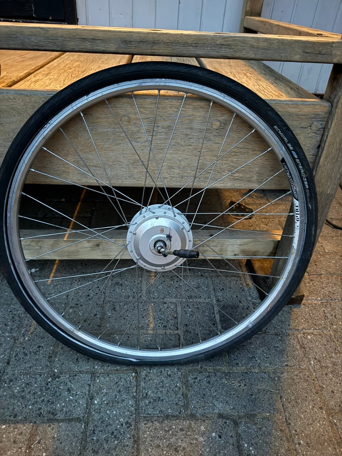 Gazelle Voorwielmotor 3 pins 28 inch, Fietsen en Brommers, Fietsonderdelen, Ophalen of Verzenden, Zo goed als nieuw