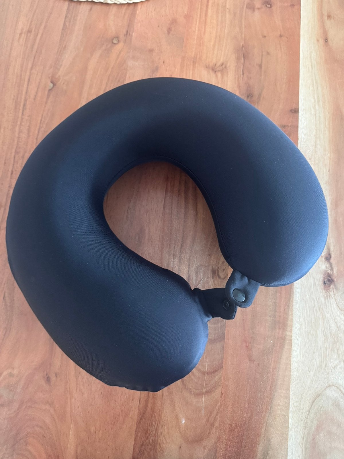 Travel pillow with carrying case - memory foam, Ophalen of Verzenden, Zo goed als nieuw, Wit, Vierkant