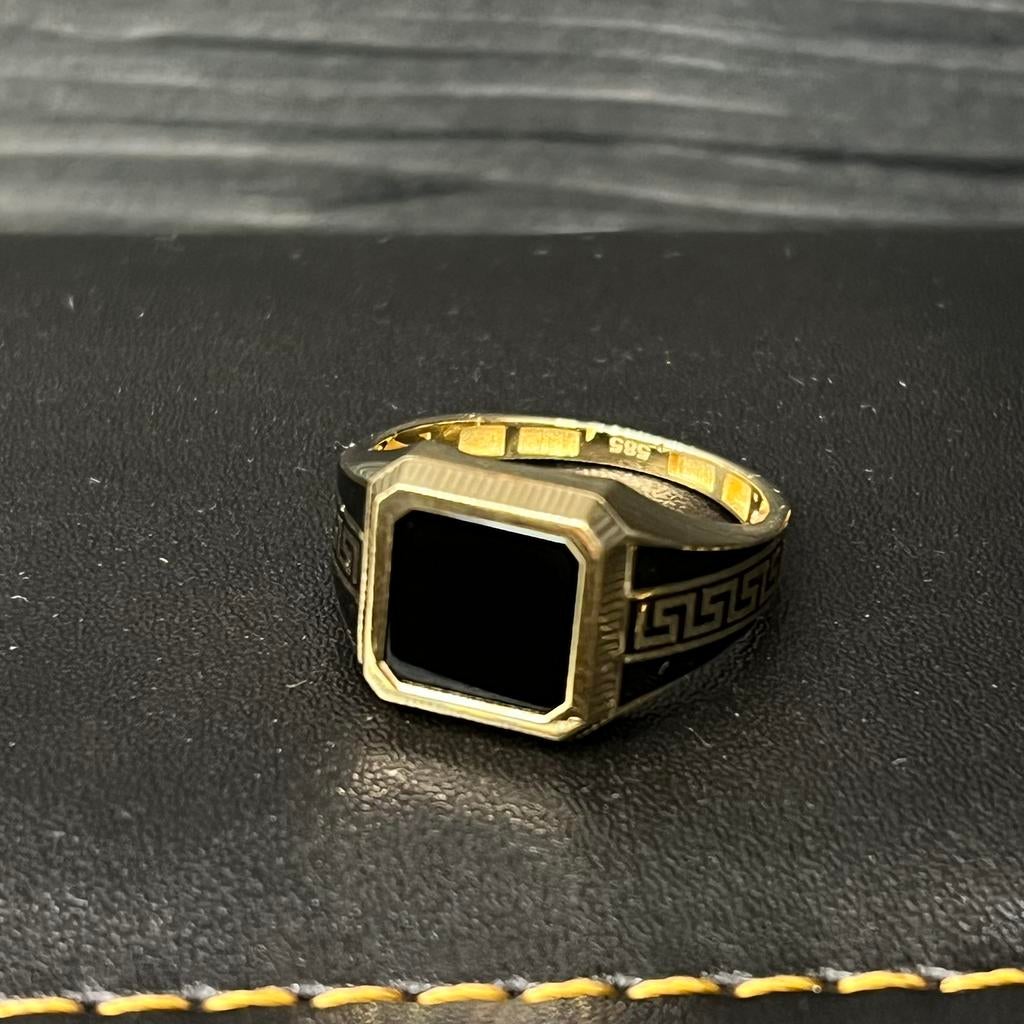 14 karaat gouden ring zegelring heren versace, Sieraden, Tassen en Uiterlijk, Ringen, Ophalen of Verzenden, Zo goed als nieuw