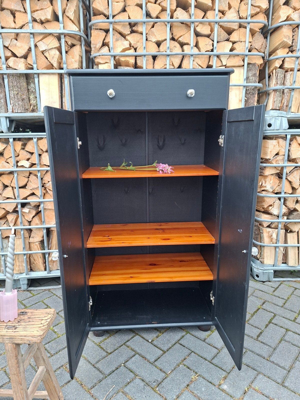 Zwarte houten opbergkast - Landelijk & Brocante stijl, Huis en Inrichting, Ophalen