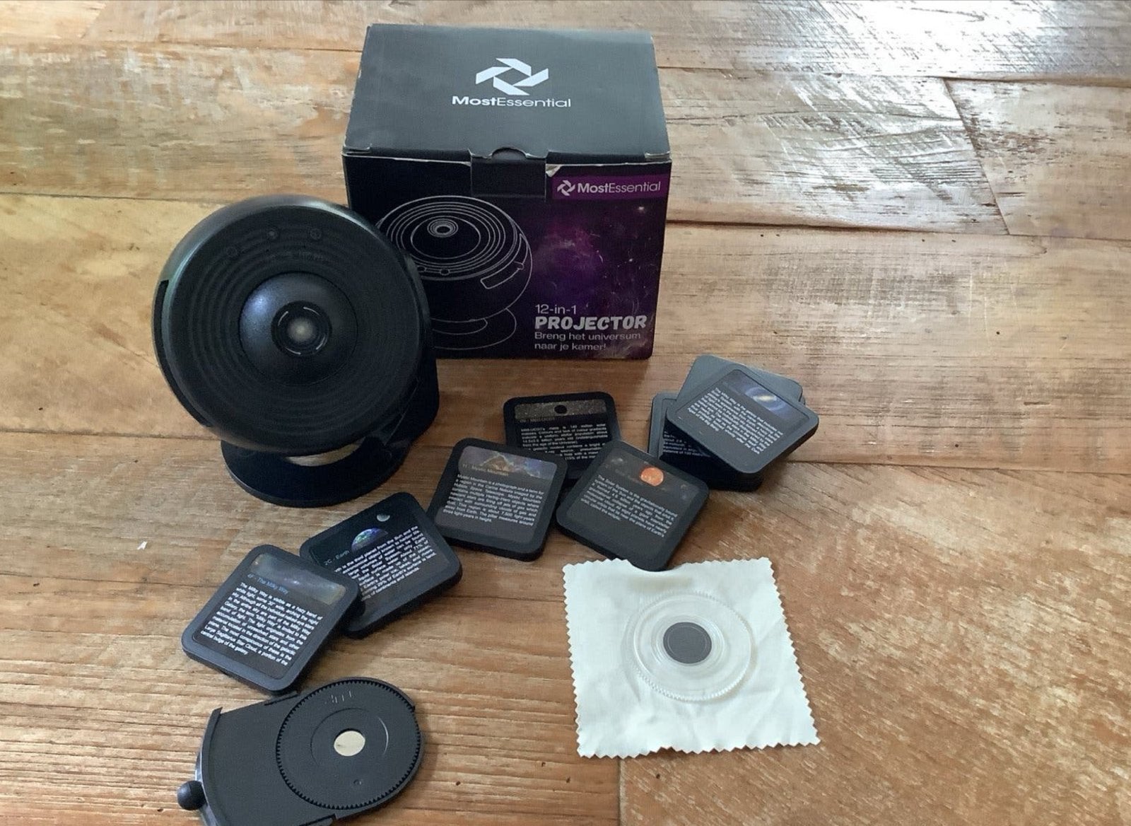 MostEssential 12-in-1 Projector - Heelal Afbeeldingen, Ophalen of Verzenden, Zo goed als nieuw, LED, Overige resoluties
