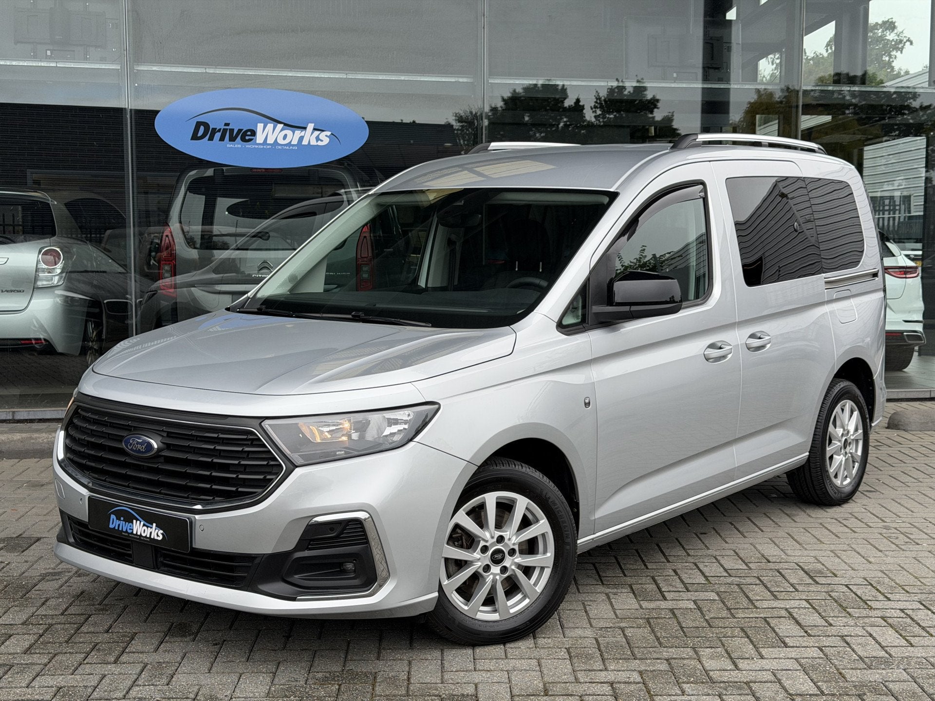 Ford Tourneo Connect | 1.5 TSI 7p | Adaptive CC | Winter-pak, Auto's, Voorwielaandrijving, Stof, Zwart, 4 cilinders