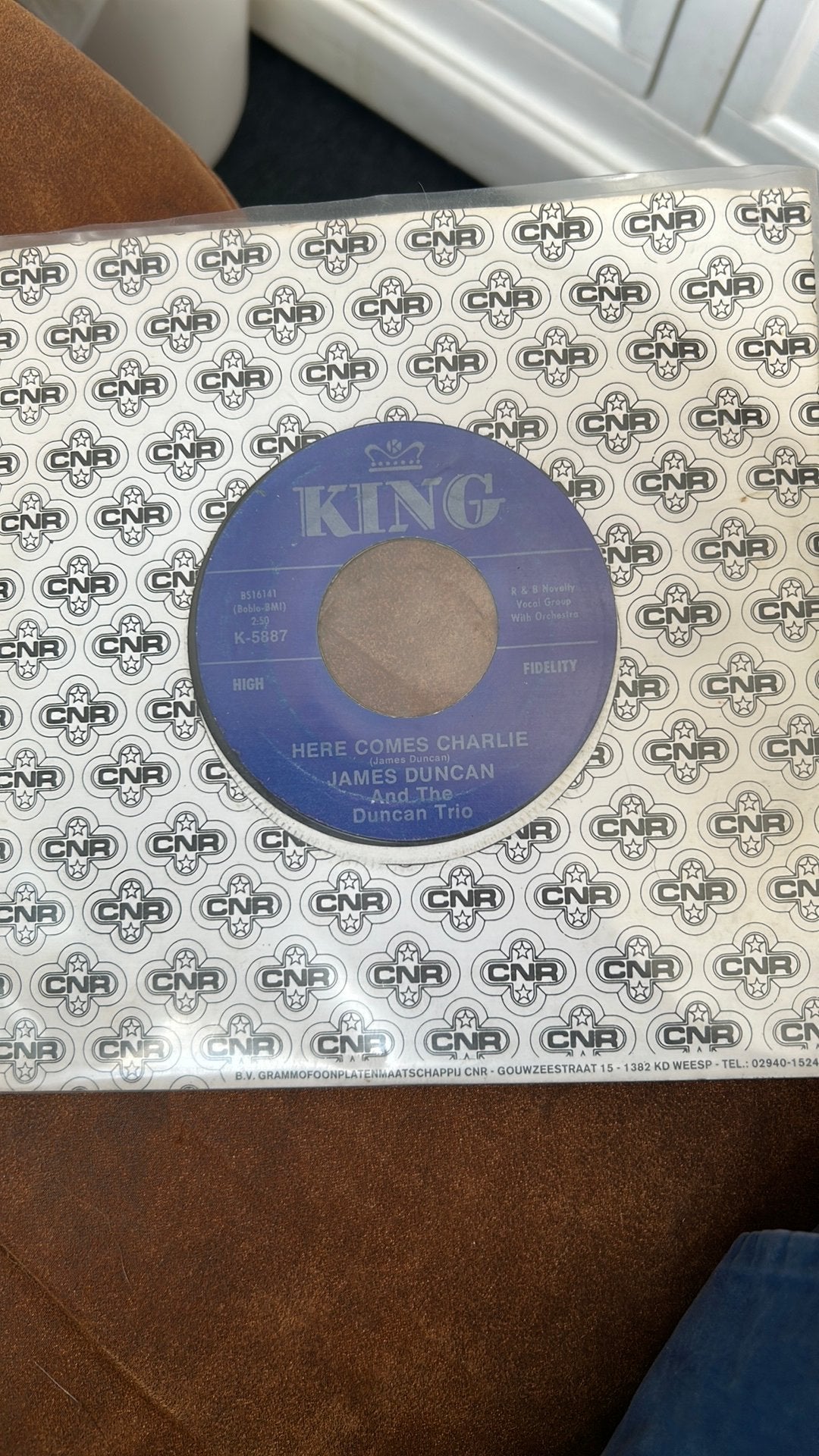James Duncan - here comes Charlie, Ophalen of Verzenden, Zo goed als nieuw