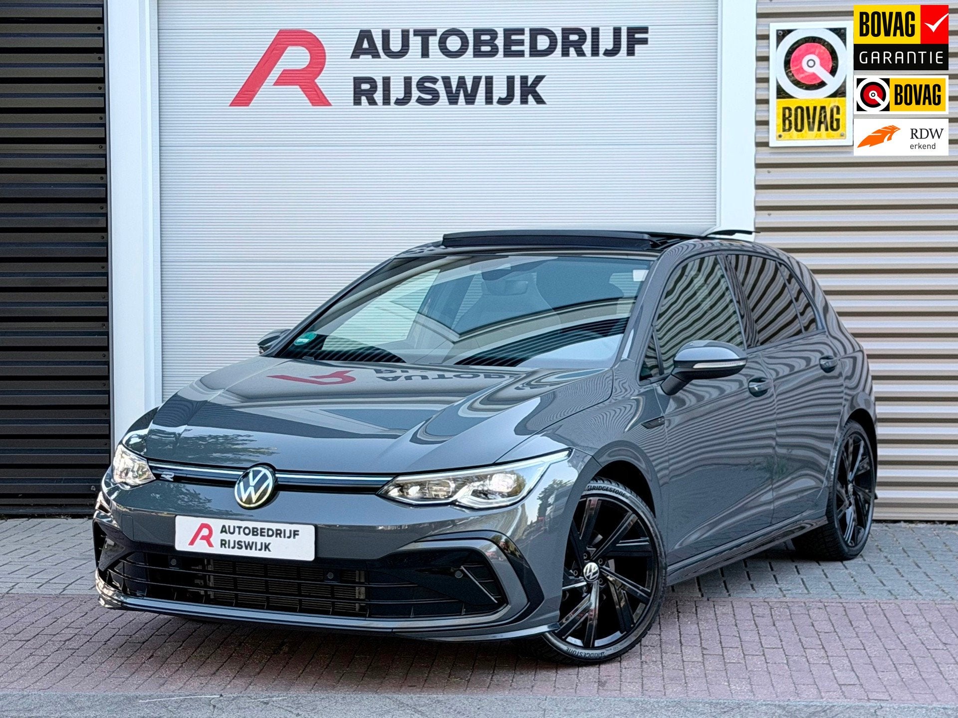 Volkswagen Golf 1.5 TSI 3x R-Line Pano/Matrix/Camera, Auto's, 12 maanden, 4 cilinders, Alcantara, Origineel Nederlands