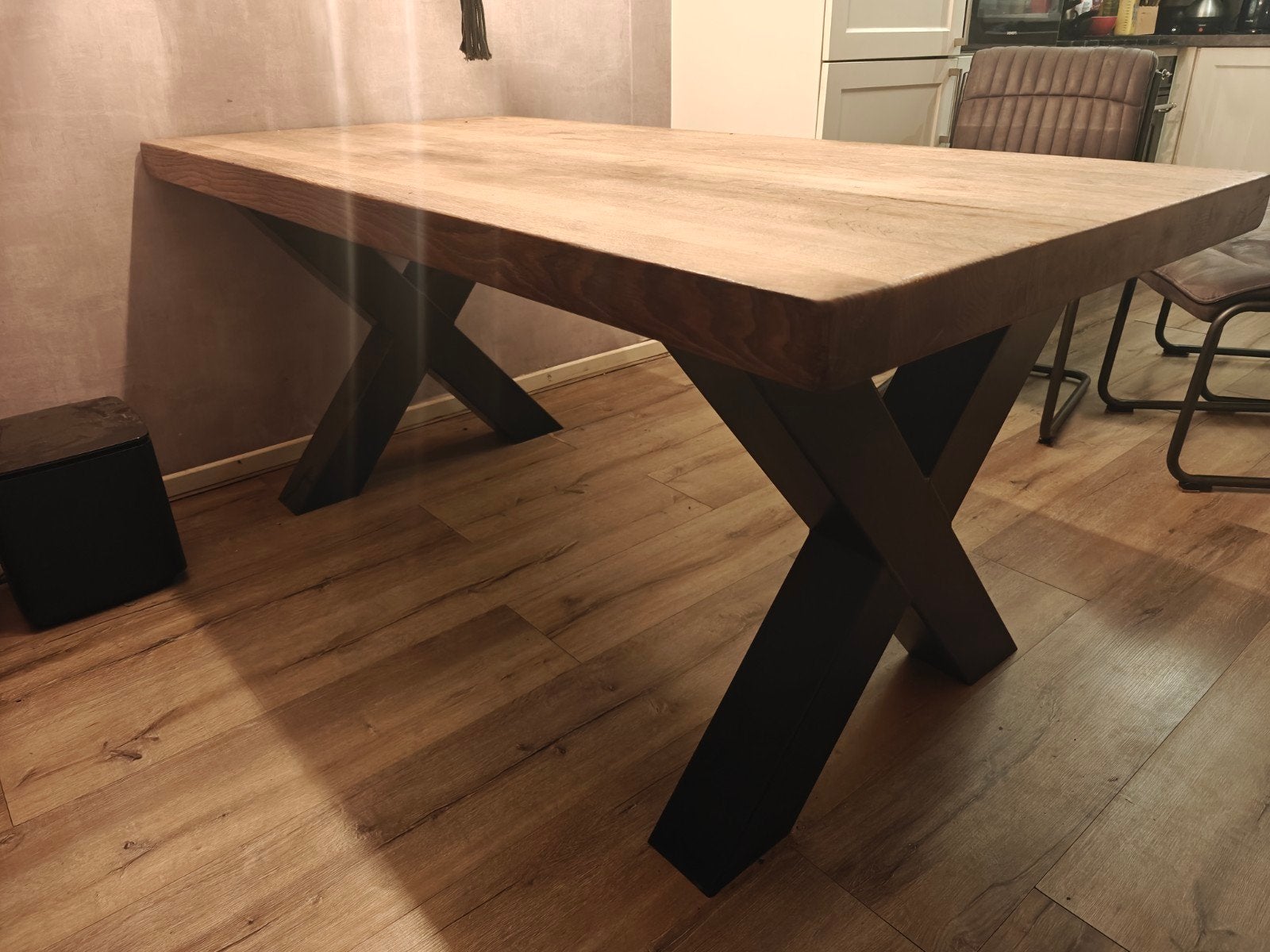 Robuuste eettafel met eikenhouten blad en stalen poten, Ophalen, Gebruikt, Industrieel, Modern, 50 tot 100 cm