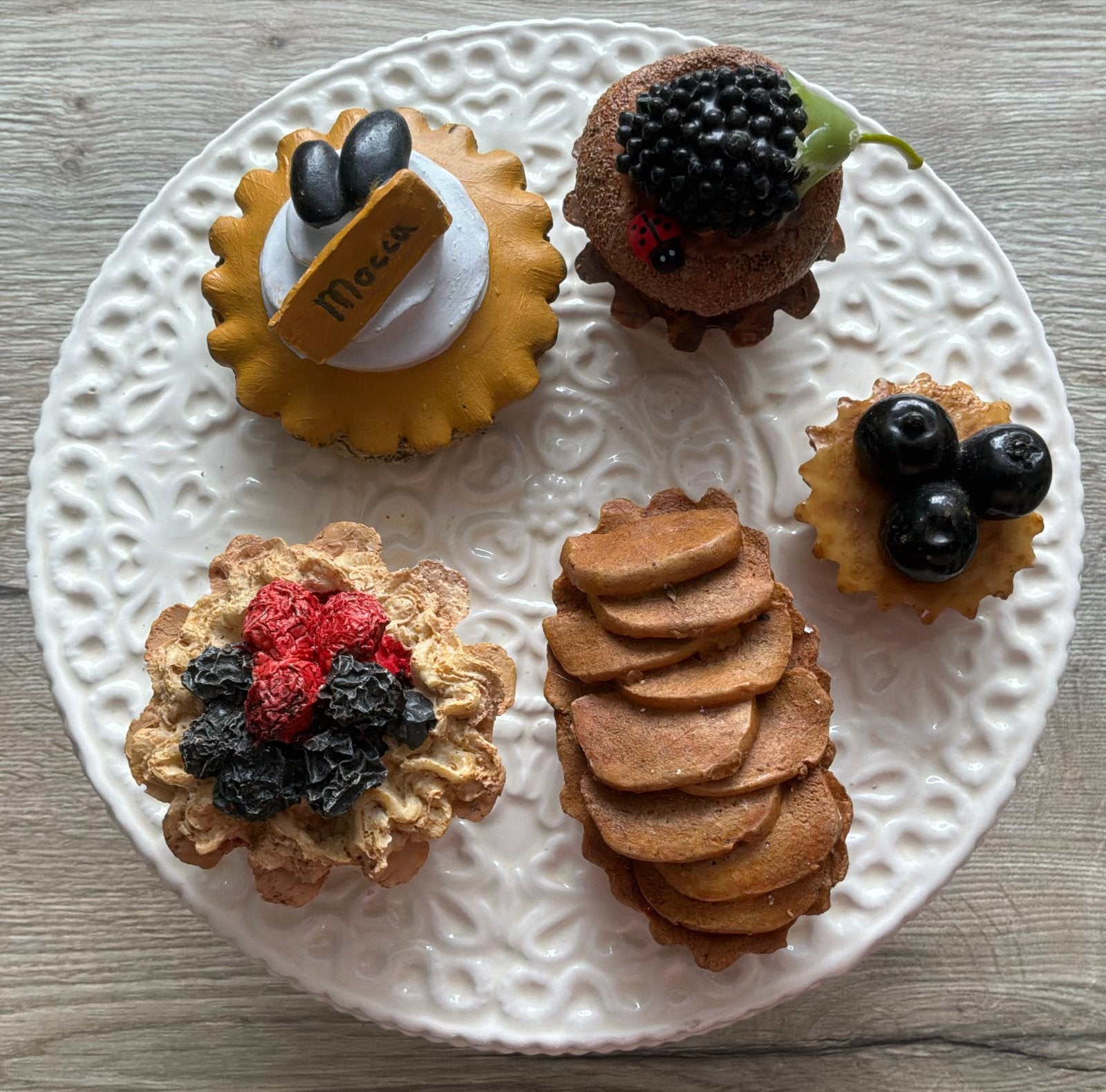 Decoratieve Gebakjes Set - van 17,50 nu 15,00 ❤️, Ophalen, Zo goed als nieuw
