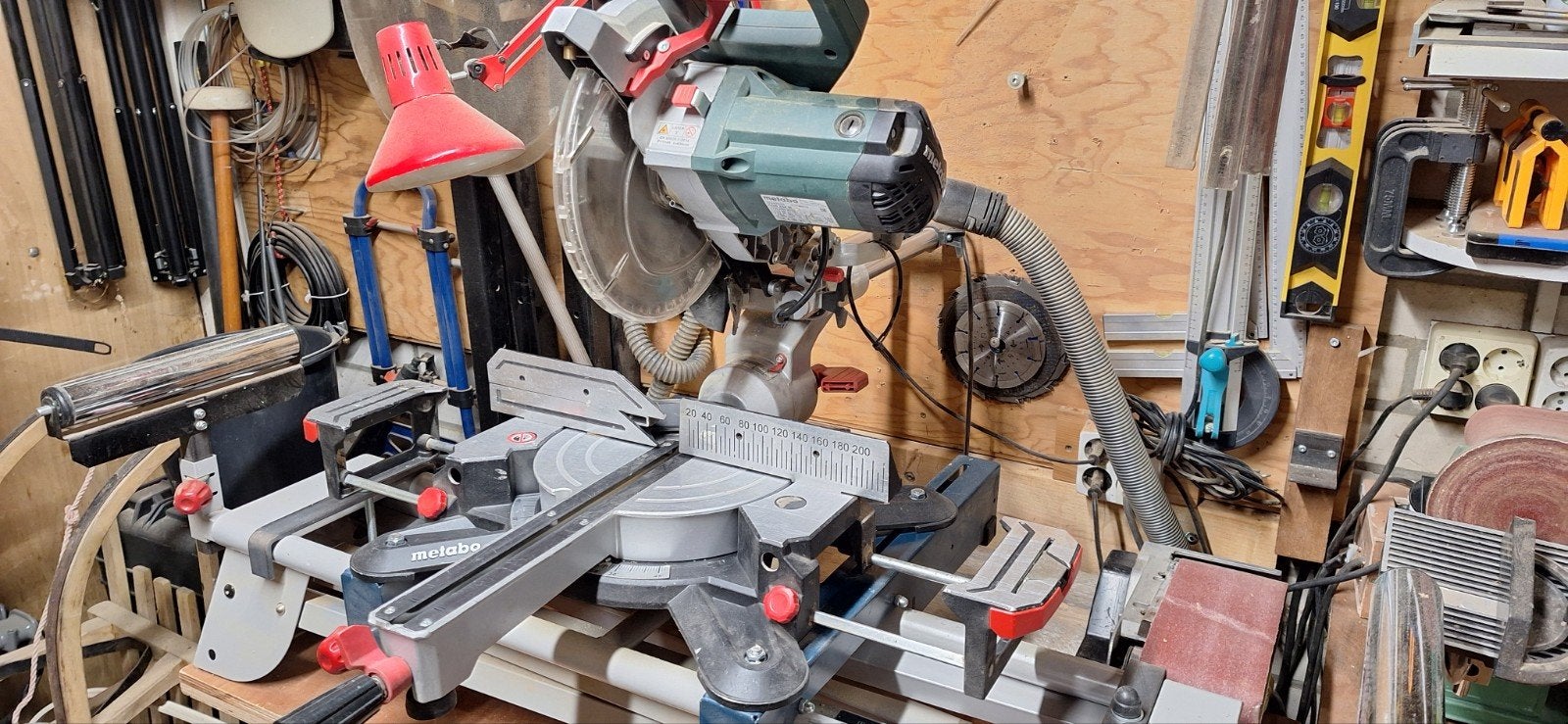 Metabo kgs 254 m - afkortzaag, Ophalen