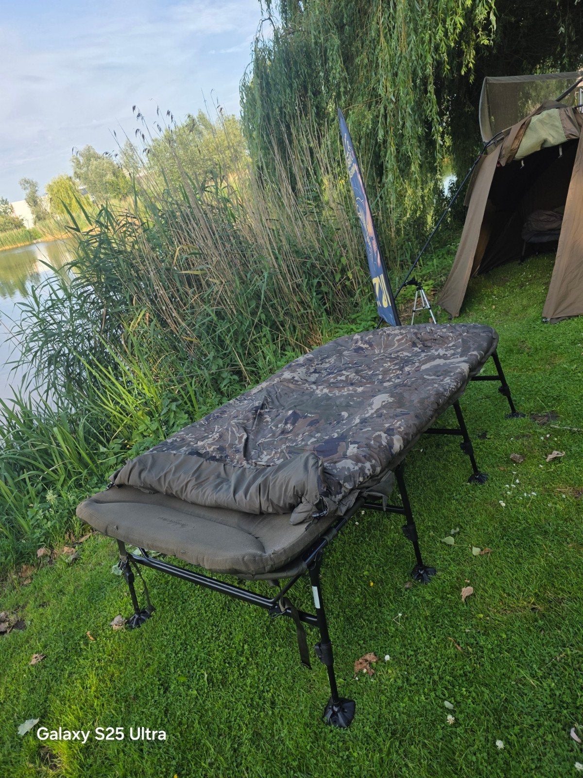 Nash Indulgence HD40 Sleep System 8 Poten Camo Breed, Watersport en Boten, Hengelsport | Karpervissen, Ophalen of Verzenden, Zo goed als nieuw
