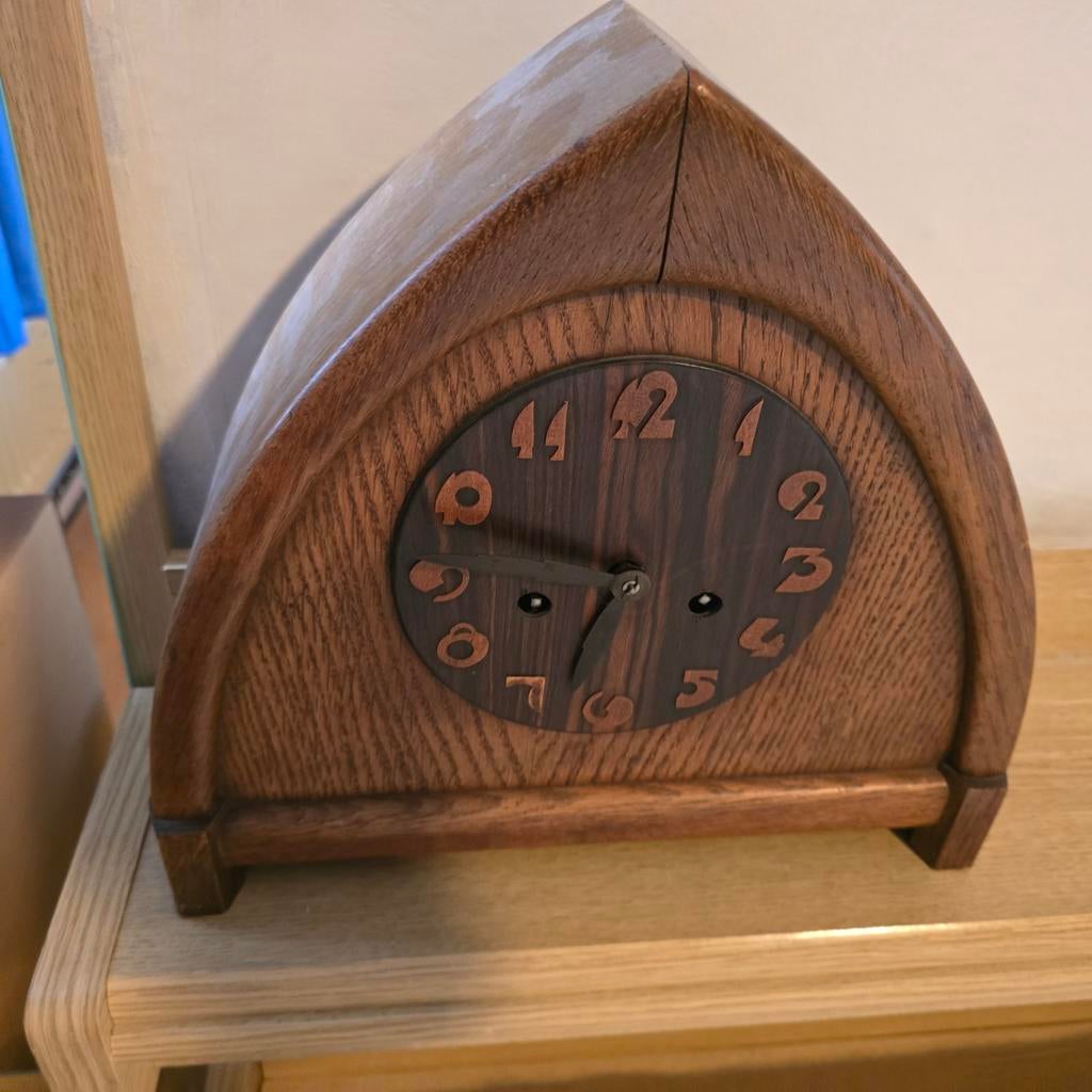 Antieke houten tafelklok - Uniek design, Ophalen of Verzenden