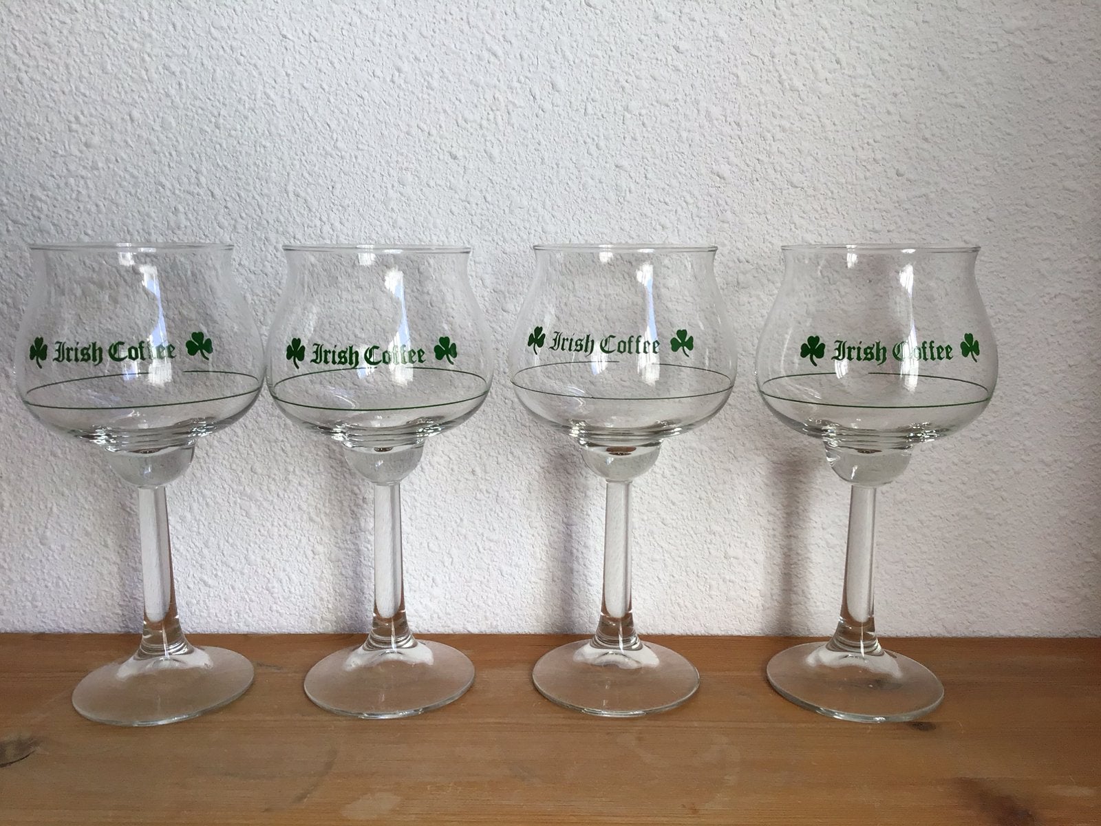 4 irish coffee glazen met maatstreep en klavertje 4., Ophalen of Verzenden, Zo goed als nieuw