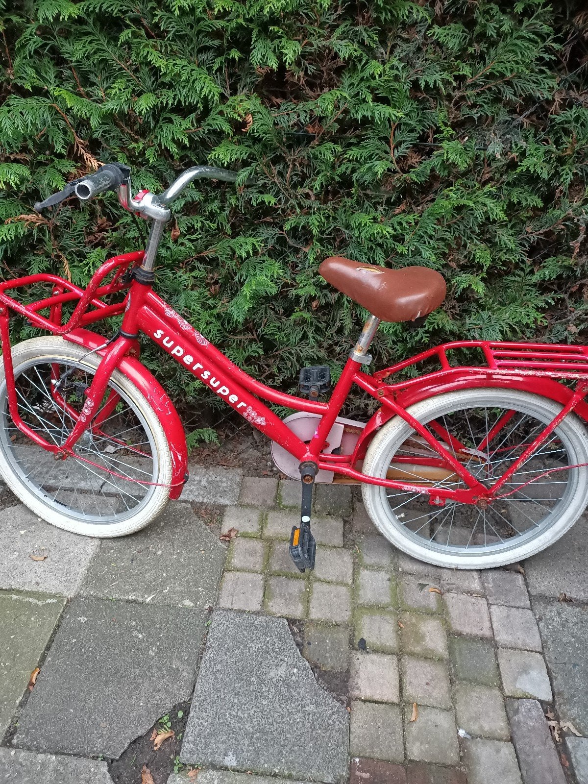 Gratis rode kinderfiets Supersuper, Gebruikt, Ophalen of Verzenden, Supersuper, Terugtraprem