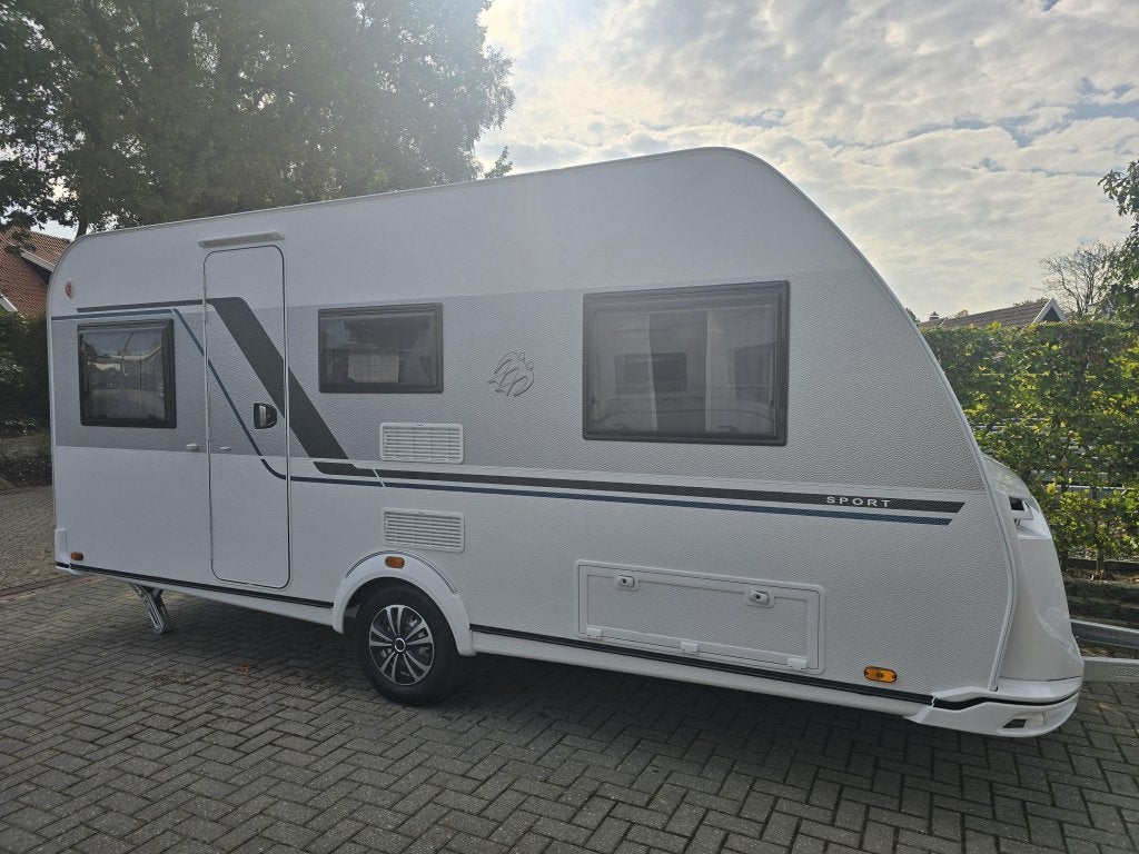 Knaus Sport 460 EU + mover, luifel + fietsdr, Caravans en Kamperen, Rondzit, Bedrijf, Fietsenrek, Lengtebed