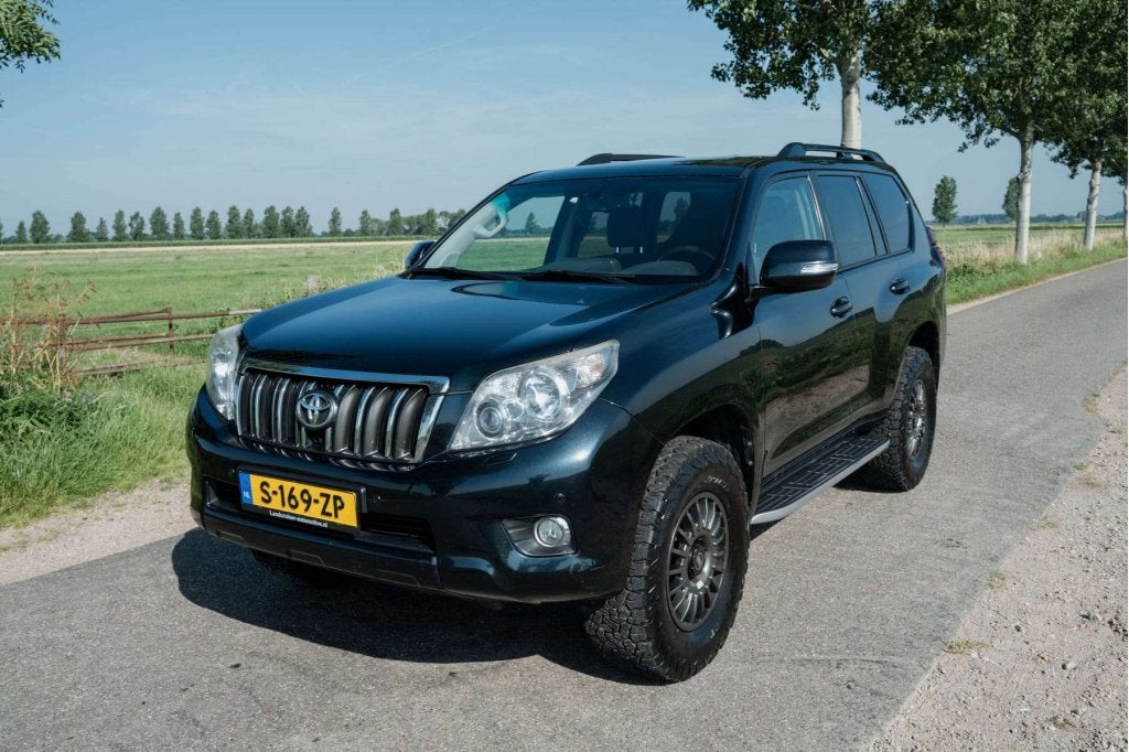 Toyota Land Cruiser 150, Automaat, 4 cilinders, 255 €/maand, Zwart