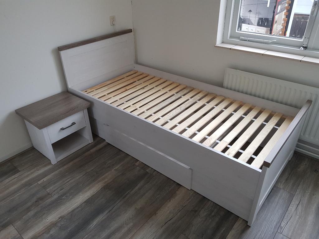 VOORRAAD 3-delige kinderkamer 90x200 cm MONTAGE MOGELIJK, Ophalen of Verzenden, Nieuw, Jongetje of Meisje