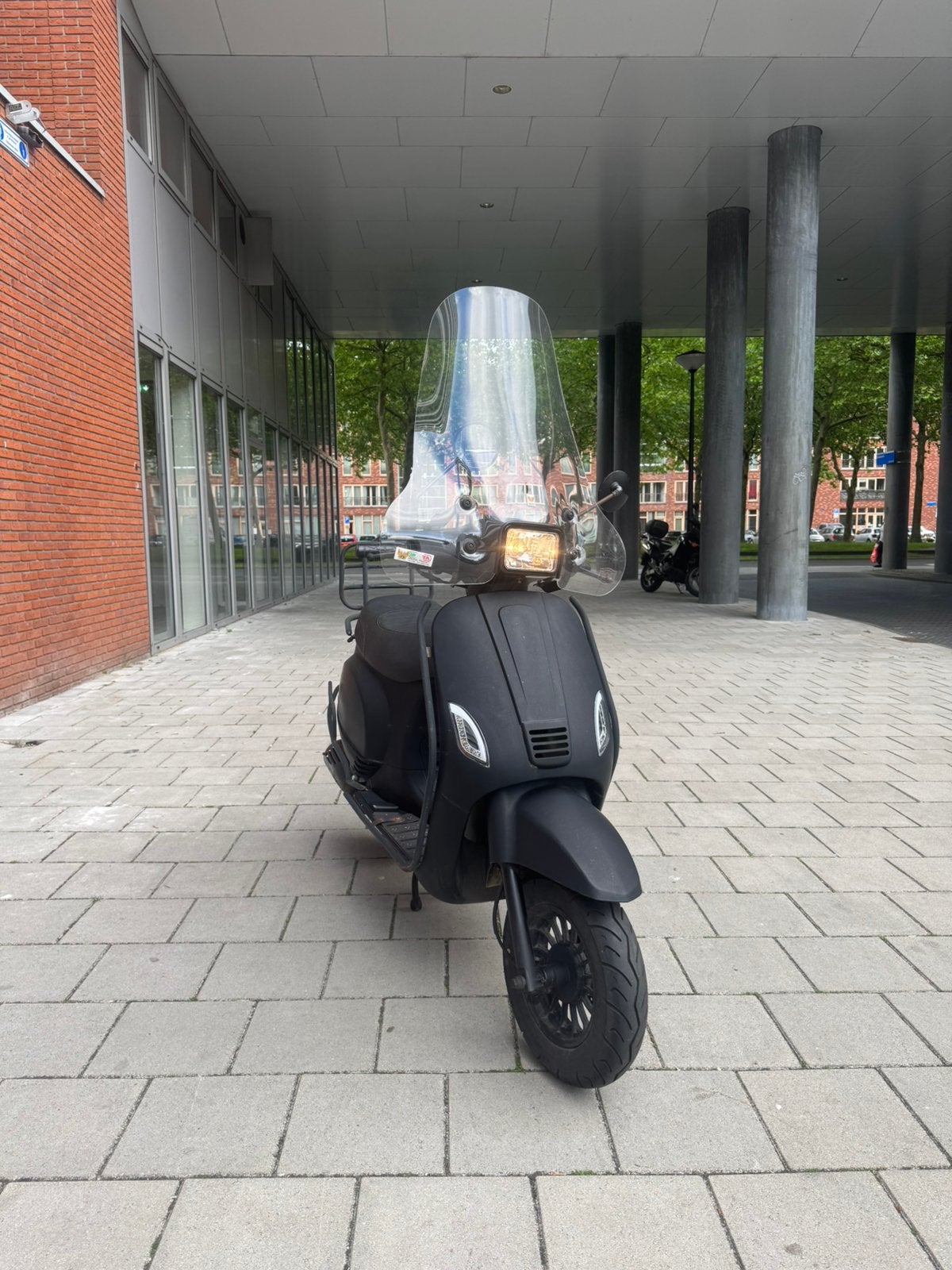 Senzo Scooter 2022  | Slechts 6.000 km | Zeer zuinig, Ophalen, Zo goed als nieuw, Benzine, Overige merken