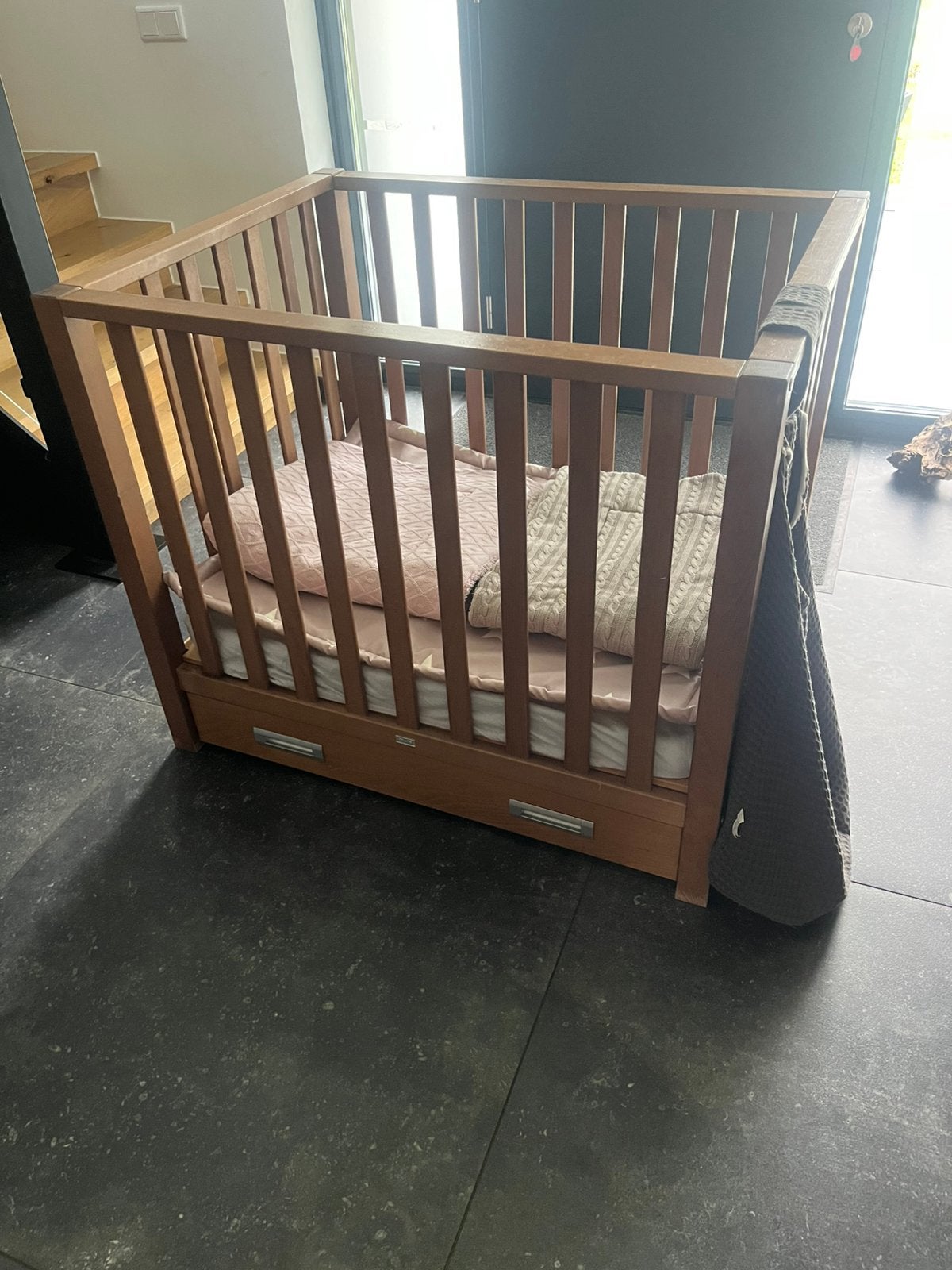 Teak houten box met lade, matras, kleden en zak, Ophalen, Zo goed als nieuw, Lade
