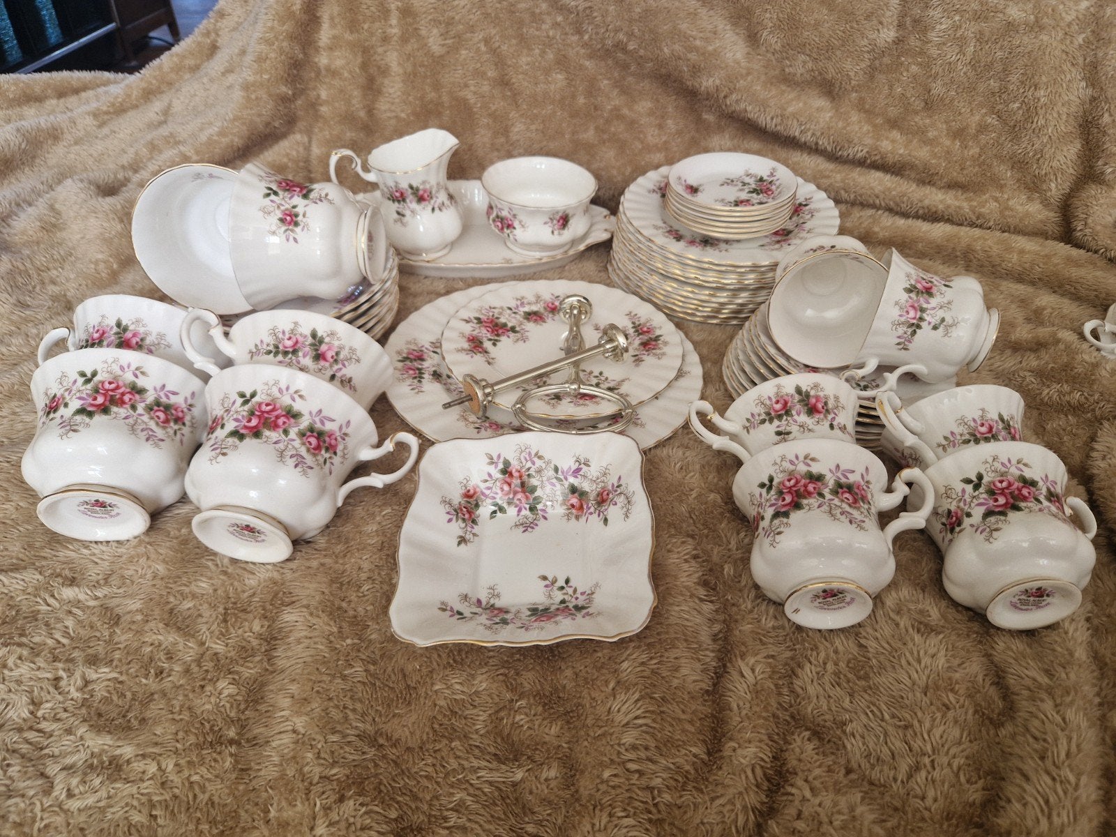 Royal Albert Lavender rose Servies - Uitgebreide Set, Antiek en Kunst, Ophalen