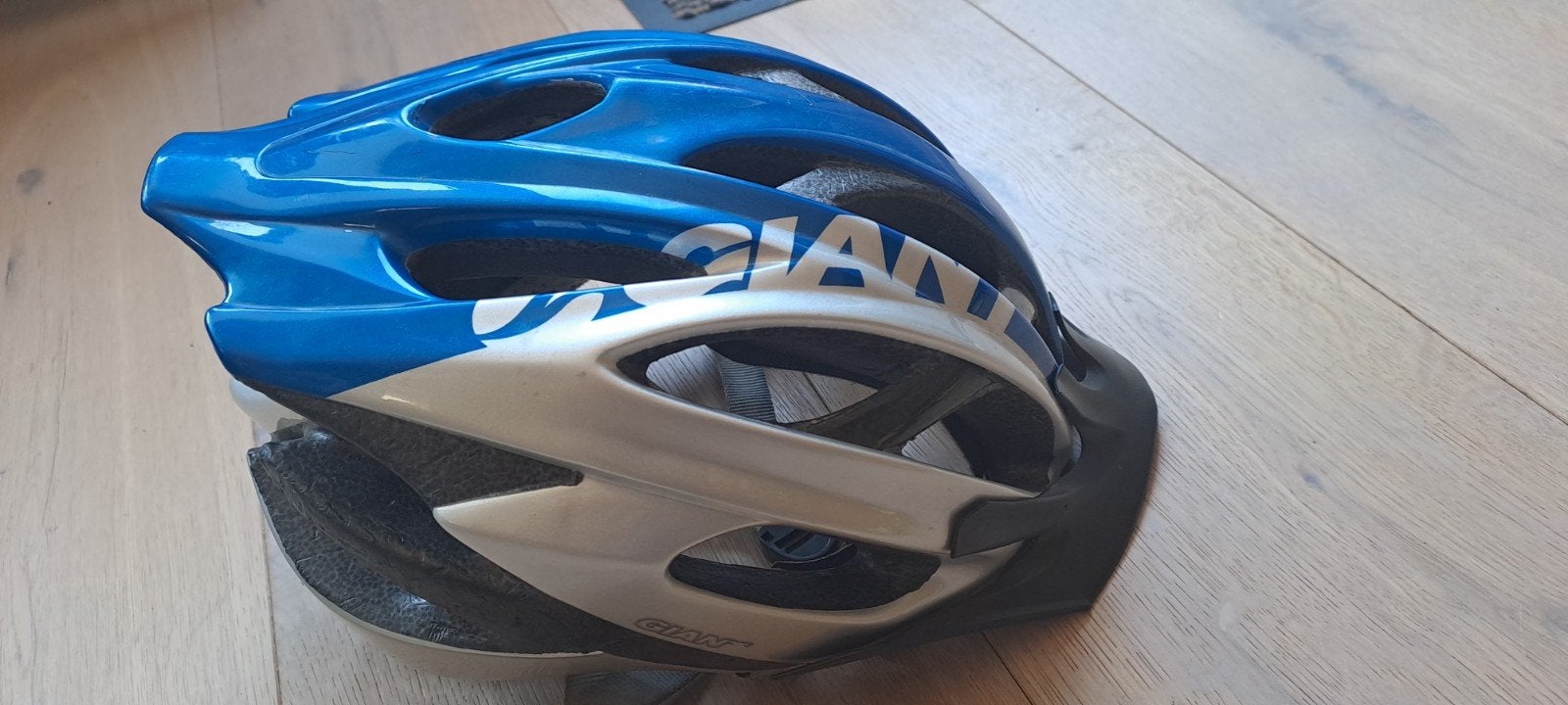 Giant Fietshelm - Blauw/Wit - Maat M, Gebruikt, M, Heer of Dame, Giant