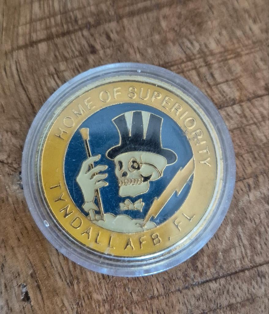 Tyndall AFB 95th Fighter Squadron Challenge Coin, Verzamelen, Ophalen of Verzenden, Patch, Badge of Embleem