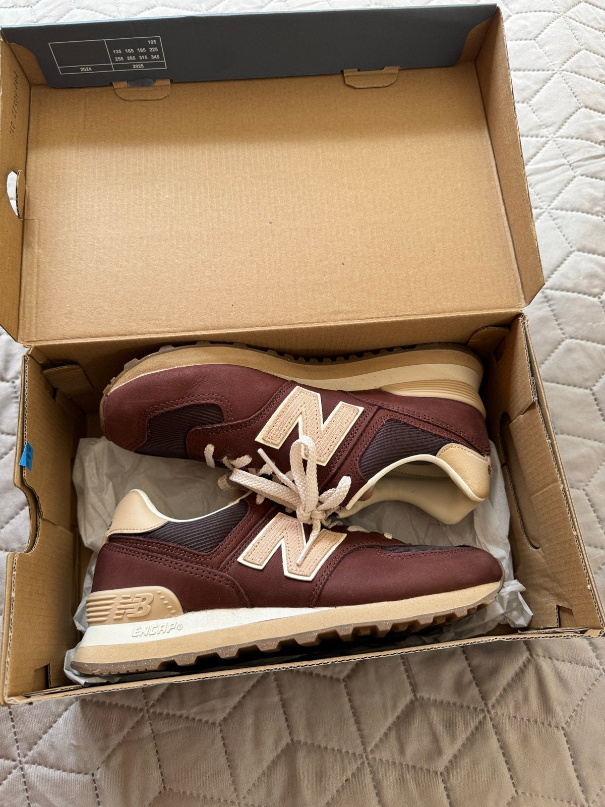 New Balance 574 sneakers bruin/beige - Maat 39,5, Ophalen, Zo goed als nieuw, Bruin, Sneakers of Gympen