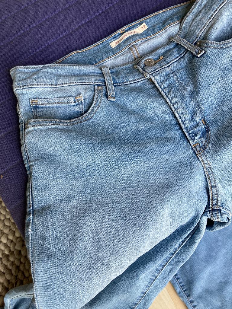 Levi's 318 shaping wide leg 29/32 lichtblauw, Kleding | Dames, Spijkerbroeken en Jeans, Zo goed als nieuw, W28 - W29 (confectie 36)