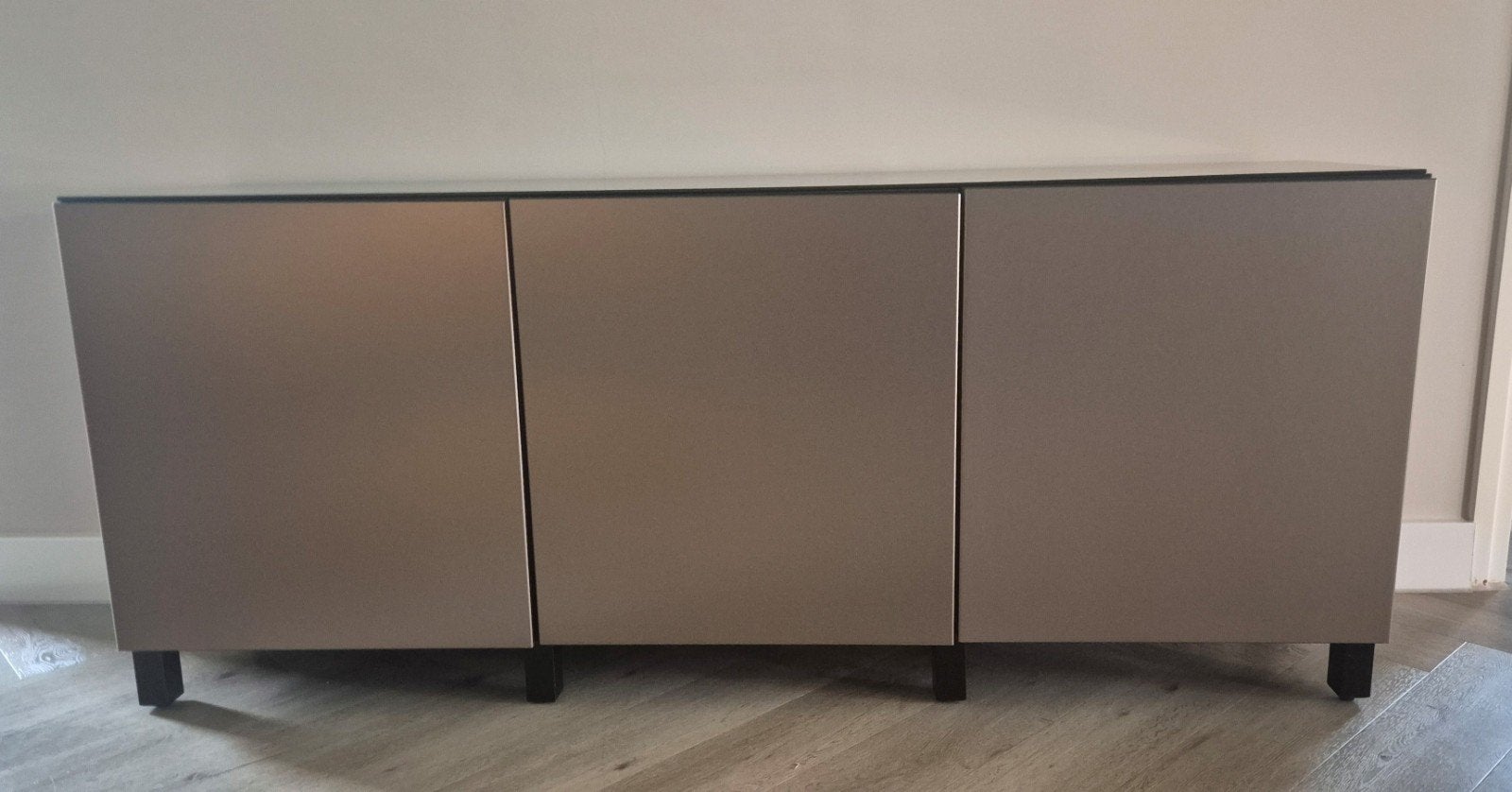 Ikea Besta dressoir / tv-meubel – RIKSVIKEN licht brons, Ophalen, Glas, Modern, Strak, 150 tot 200 cm