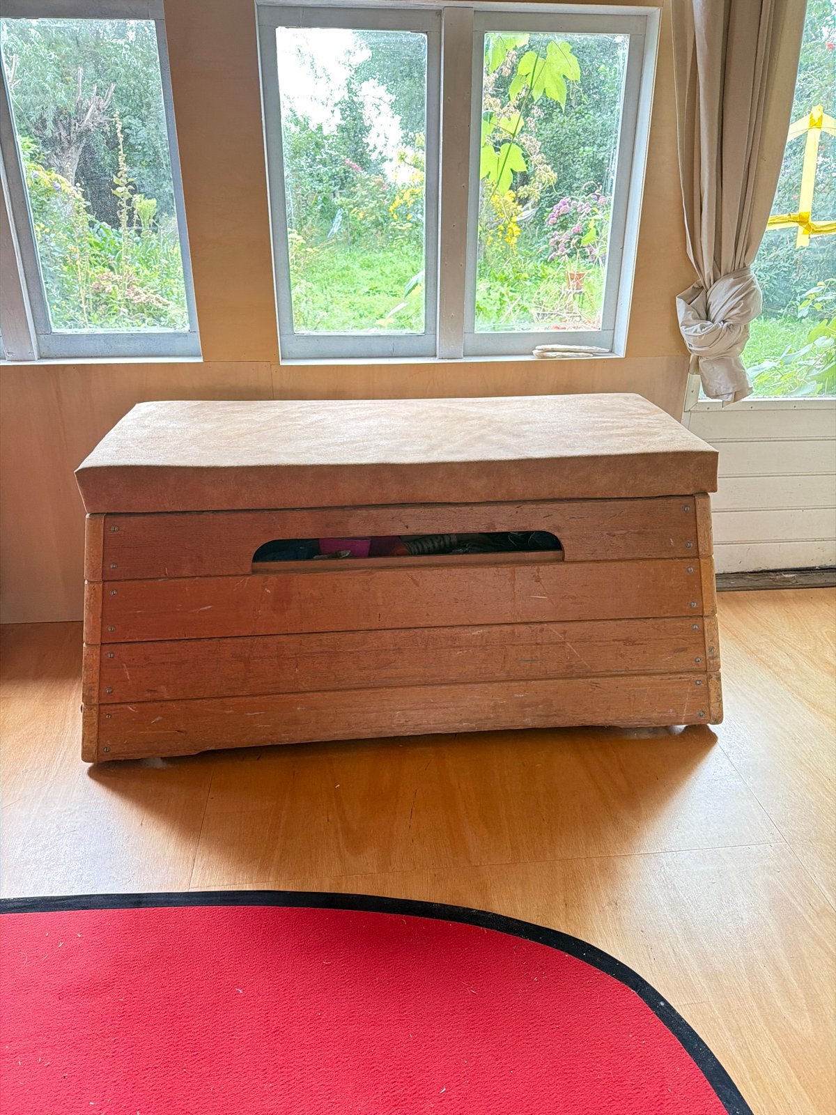 Vintage houten gymbank / turnkast met opbergruimte, Ophalen, Gebruikt