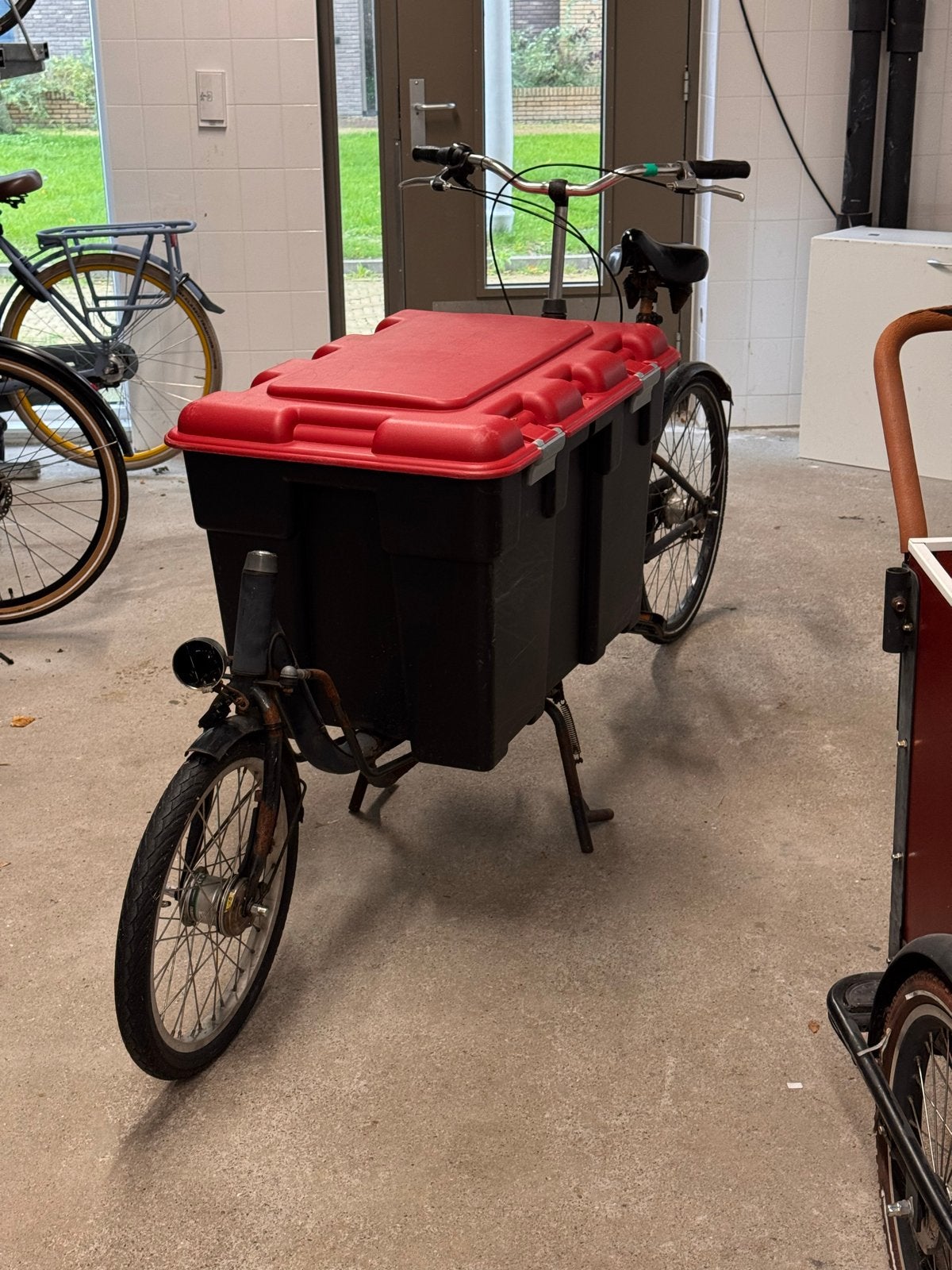 Praktische niet-elektrische bakfiets met goederenkist, Fietsen en Brommers, Overige merken, Gebruikt, Goederen, Ophalen of Verzenden