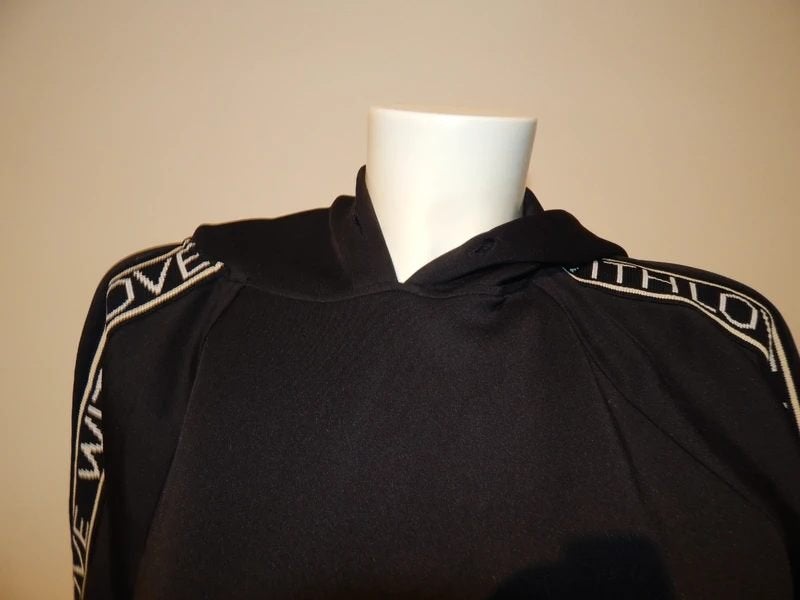 Maje set 2 delig soft shell stof tekst band zijkanten mt M, Maat 38/40 (M), Kostuum of Pak, Verzenden, Zwart