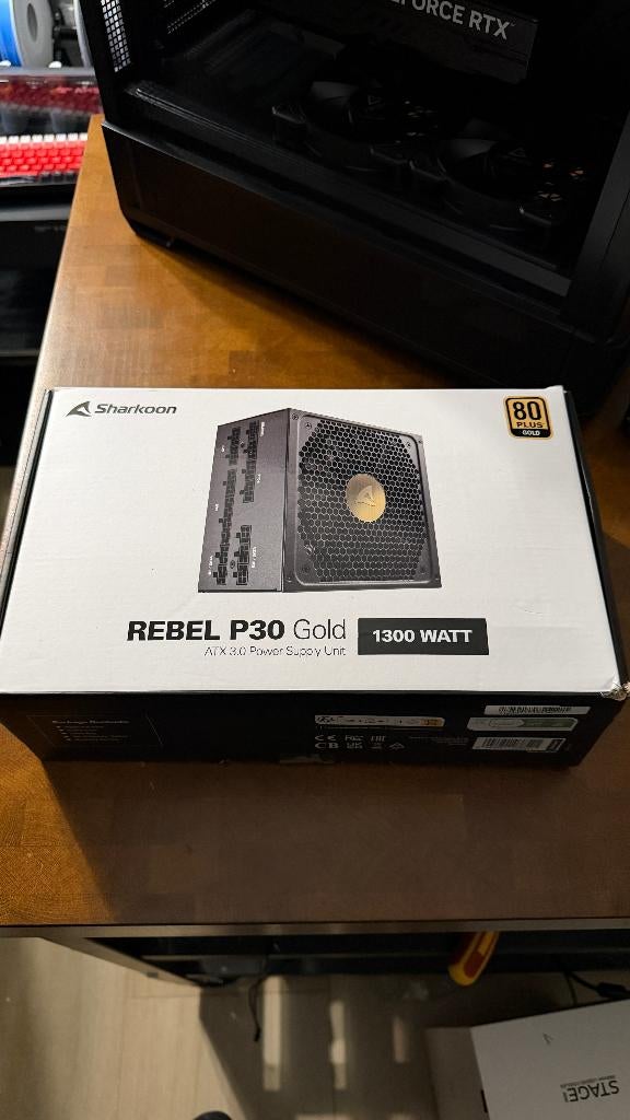 Sharkoon Rebel P30 Gold 1300W Zwart Voeding, Ophalen of Verzenden, Zo goed als nieuw