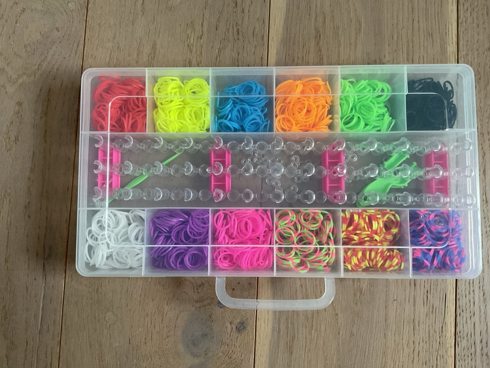Loom bands set met veel kleuren en accessoires, Ophalen of Verzenden, Gebruikt, Overige typen