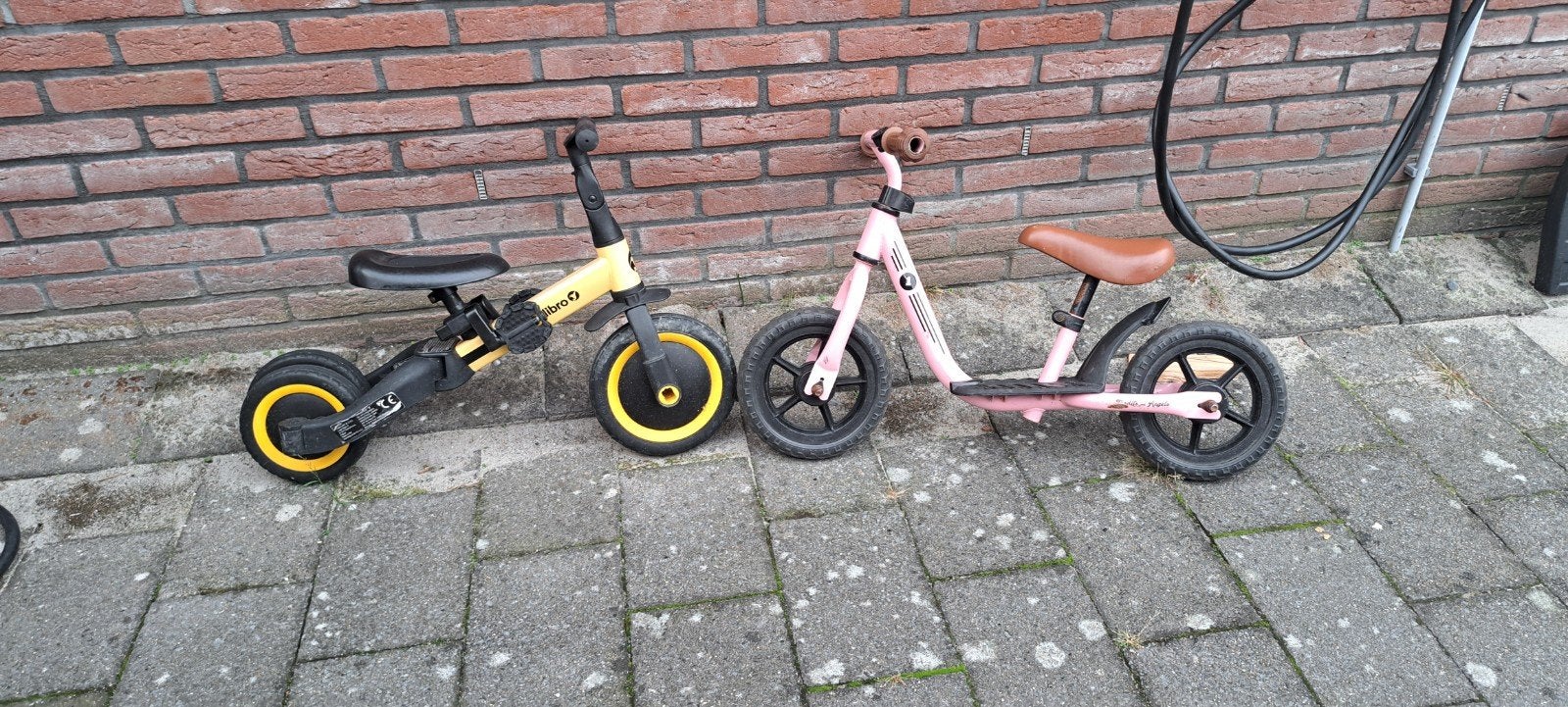 Loopfietsen geel en roze, Ophalen, Gebruikt, Minder dan 16 inch, Onbekend