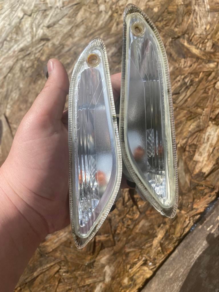 Voor en achter licht vespa sprint, Ophalen
