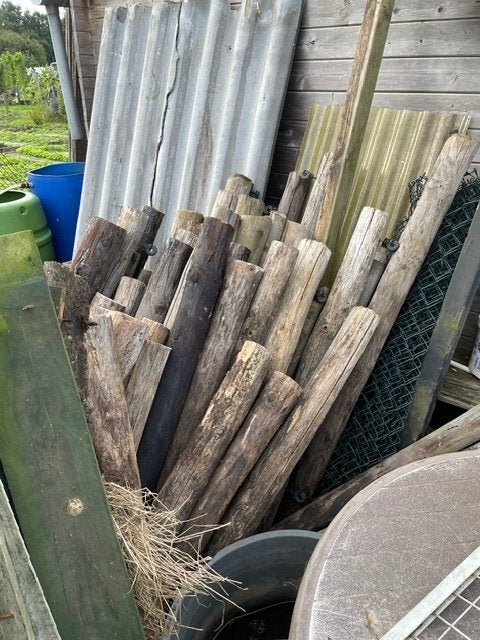 Gebruikte houten afrastering palen voor hergebruik, Tuin en Terras, Ophalen, Gebruikt, Minder dan 180 cm, Palen