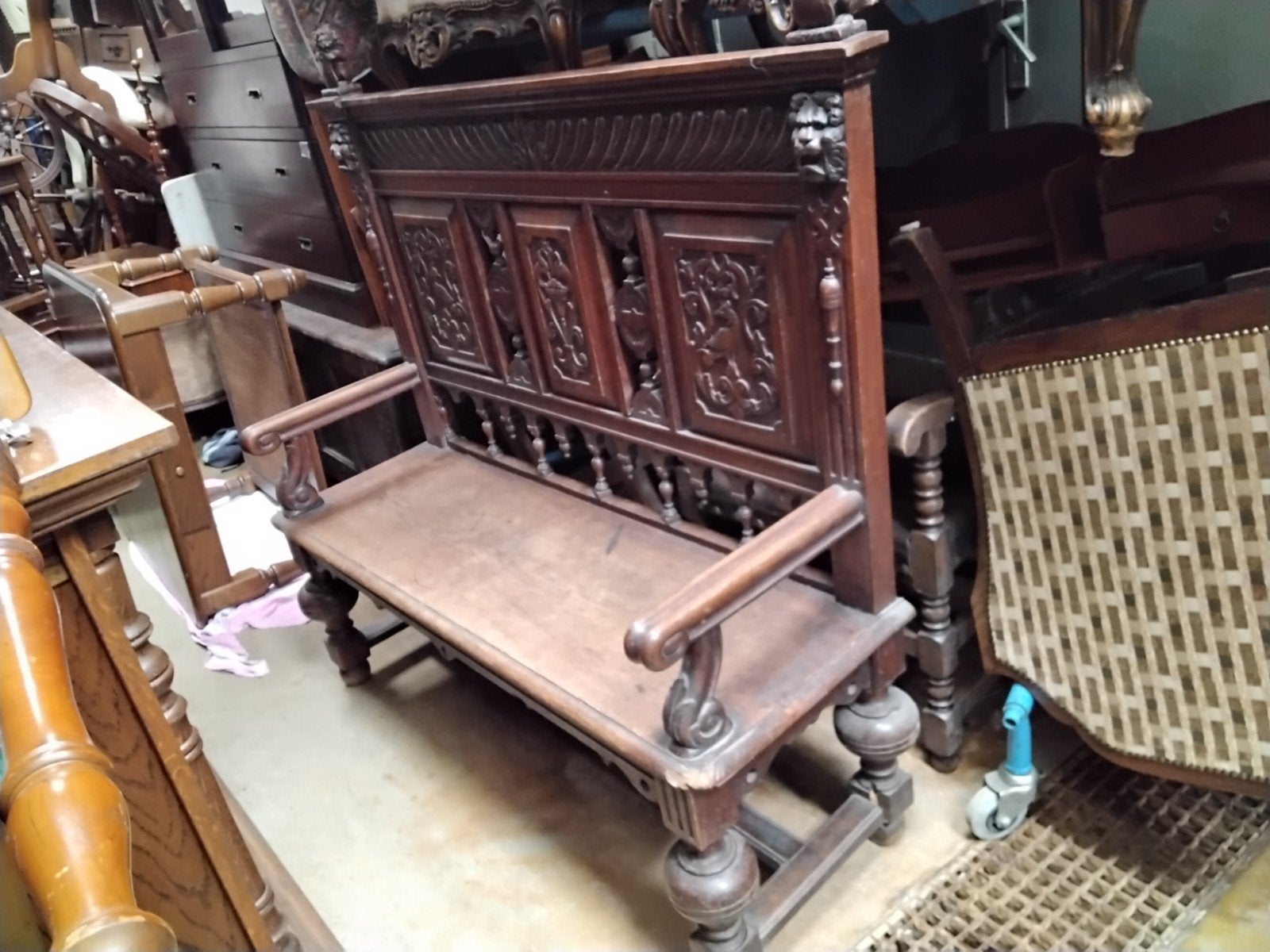 Antieke  eiken halbank met wat restauratiewerk., Ophalen of Verzenden