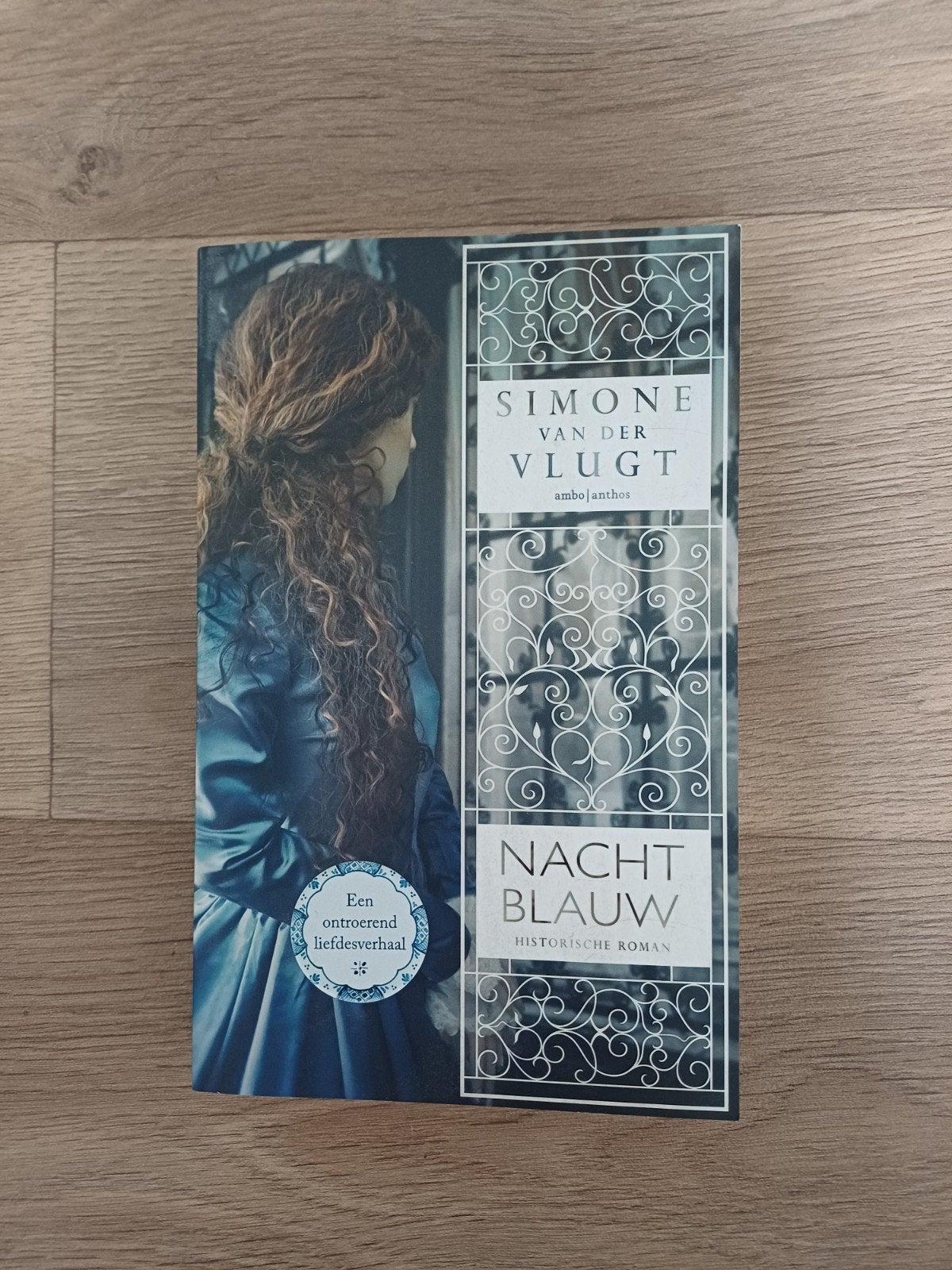 Nachtblauw - Simone van der Vlugt (Historische Roman), Boeken, Ophalen of Verzenden, Simone van der Vlugt