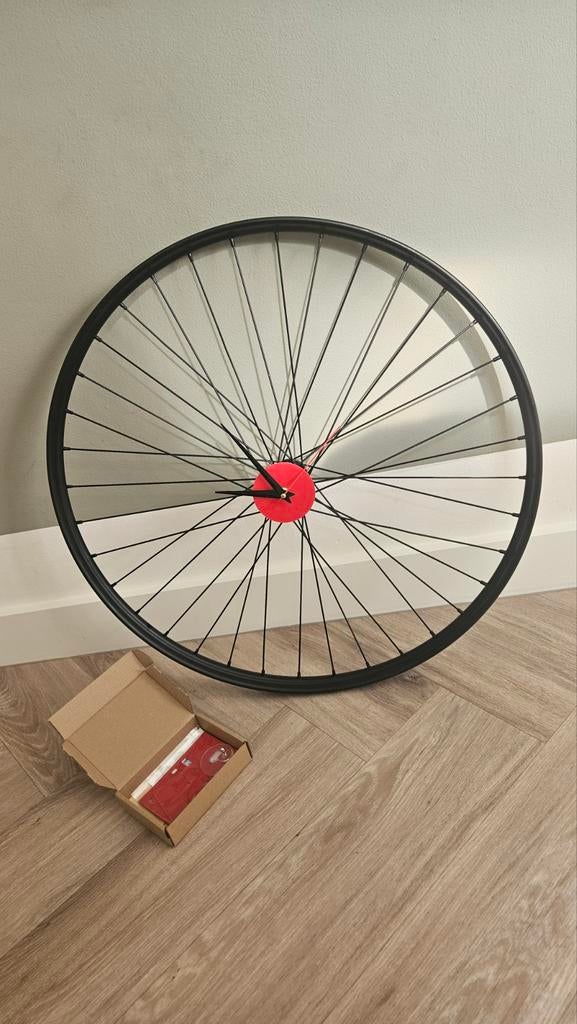 Unieke Fietswiel Klok met losse cijfers, Ophalen, Wandklok