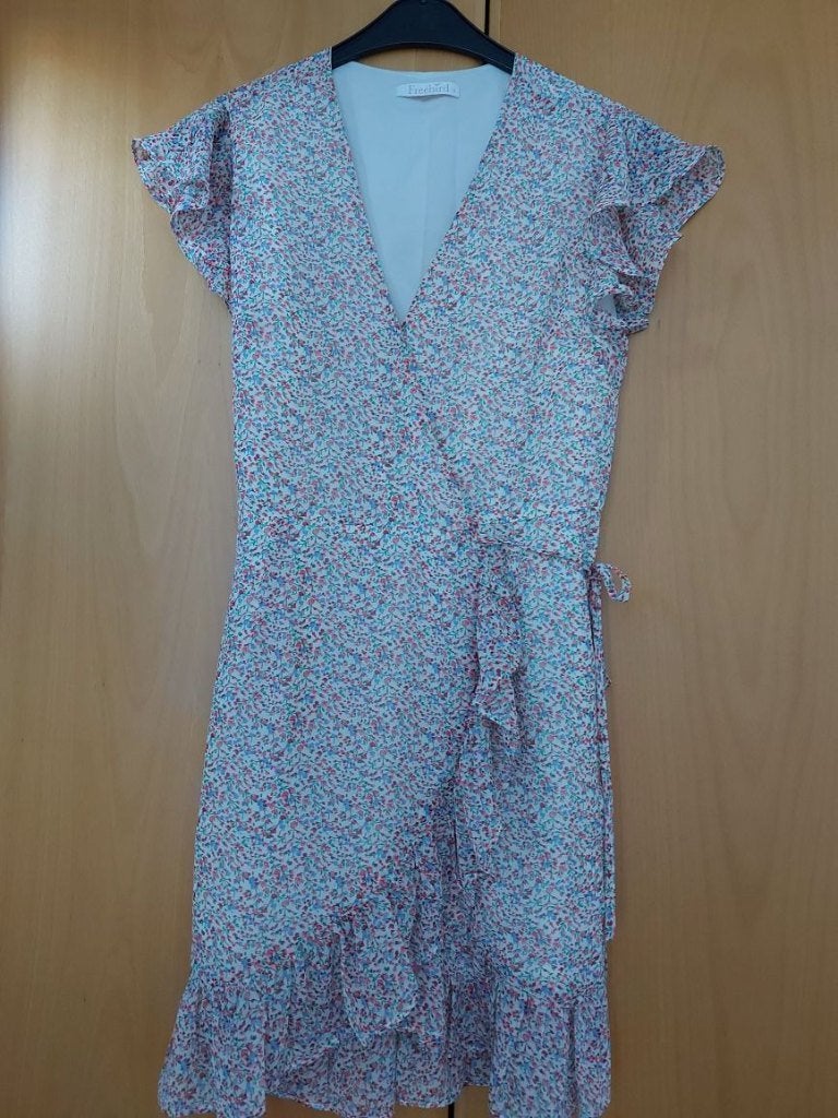 Freebird ecru wikkeljurk met bloemetjes Mt S, Kleding | Dames, Jurken, Maat 38/40 (M), Overige kleuren, Ophalen of Verzenden, Zo goed als nieuw